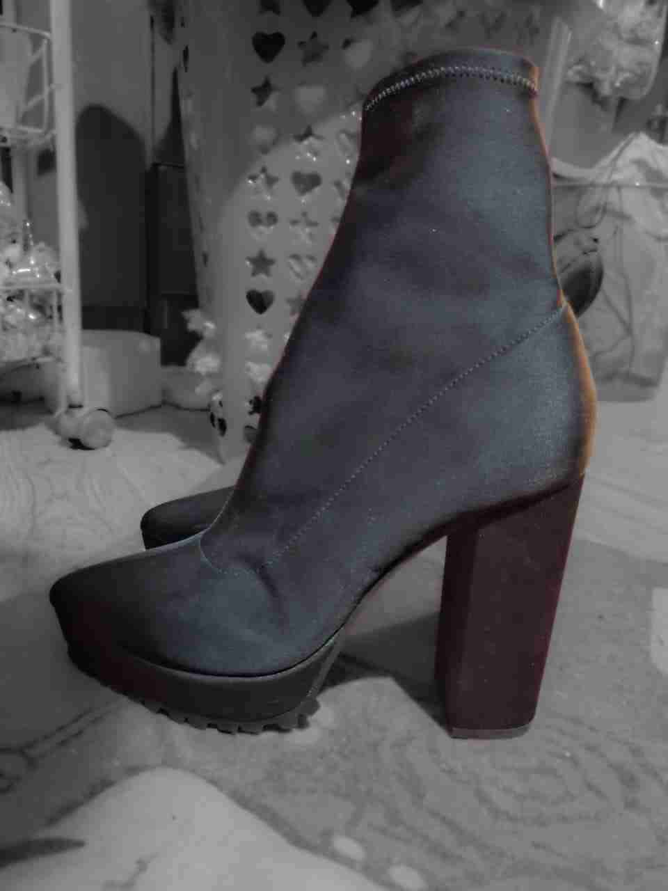 Botines tacón alto negros