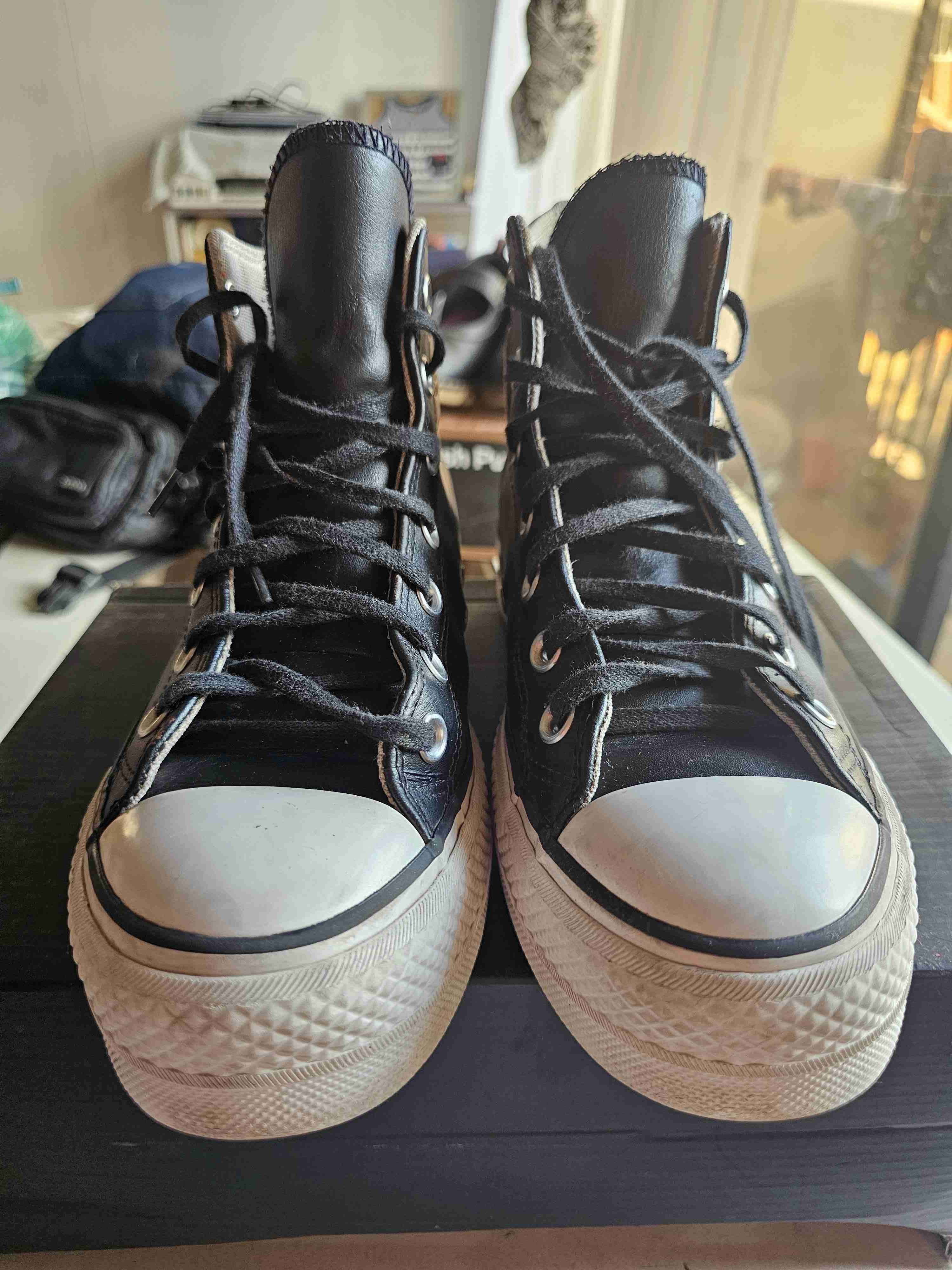 Zapatillas negras estilo Converse - miniatura 2