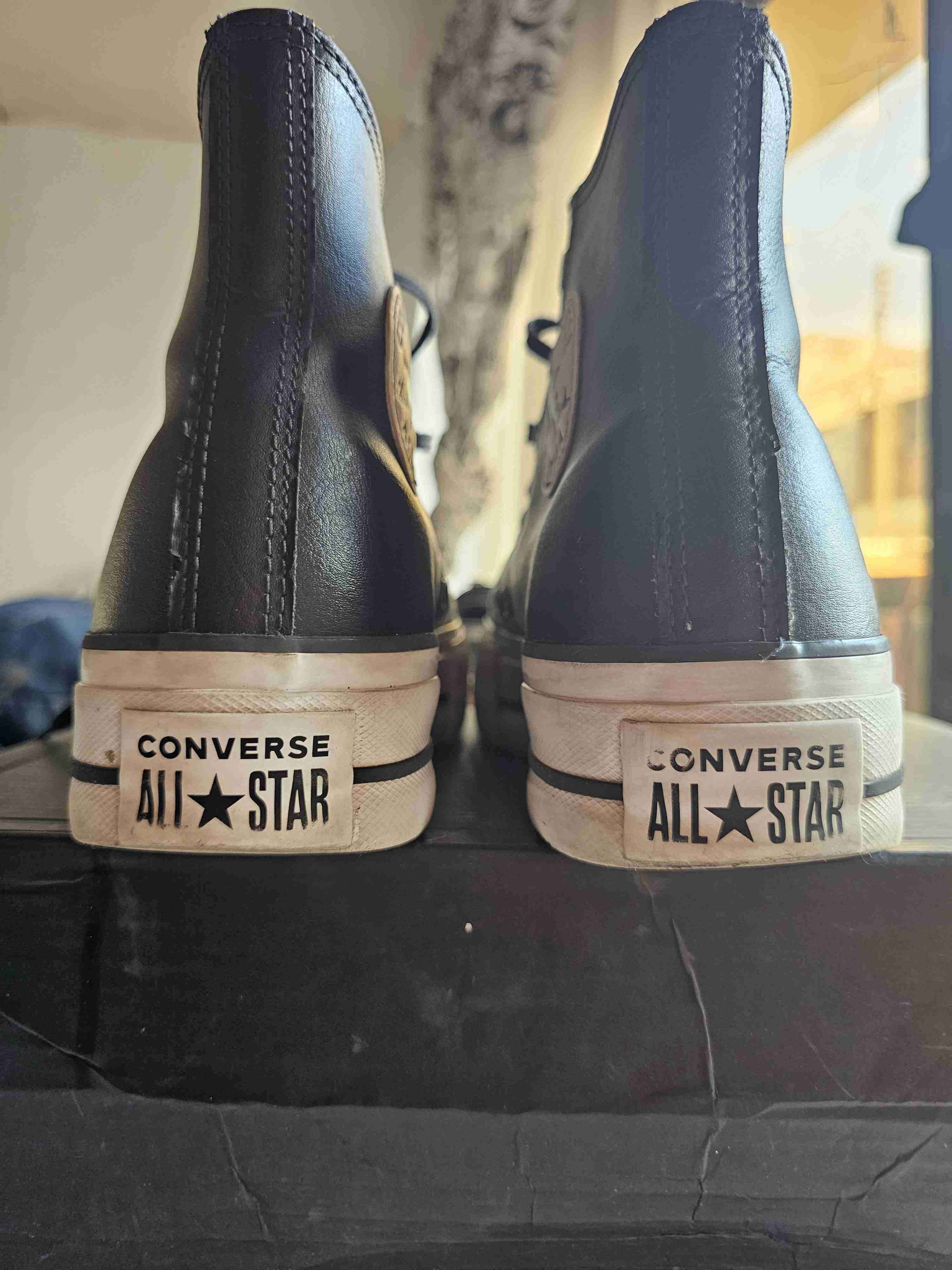 Zapatillas negras estilo Converse - miniatura 4