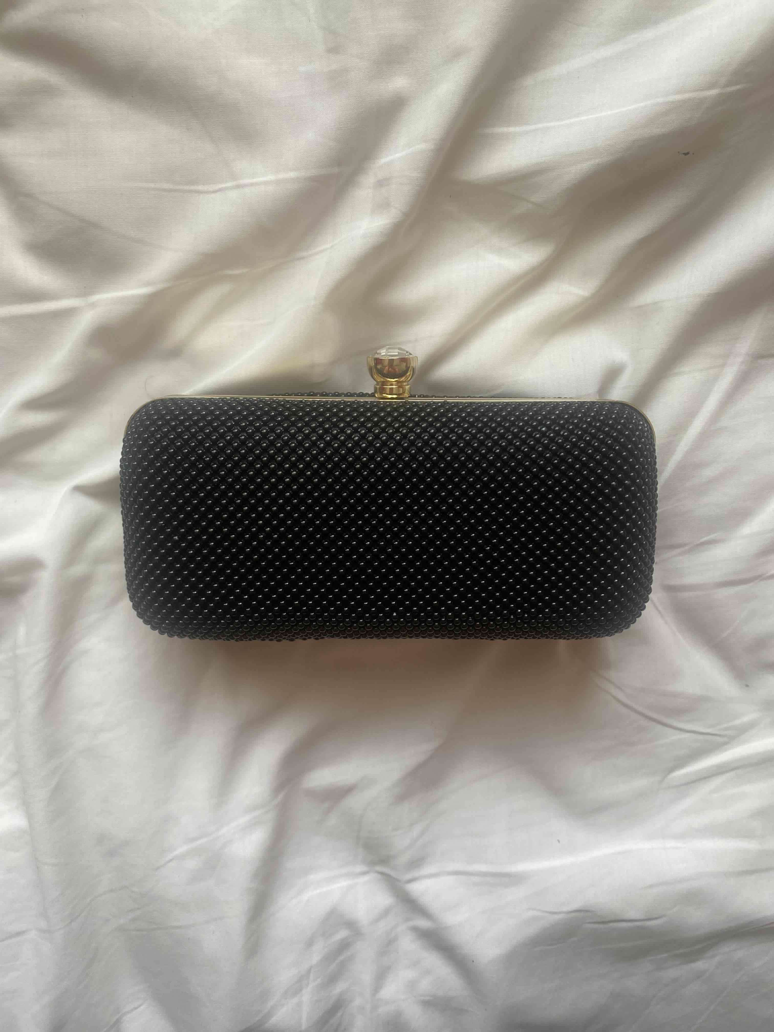 Cartera de mano negro elegante