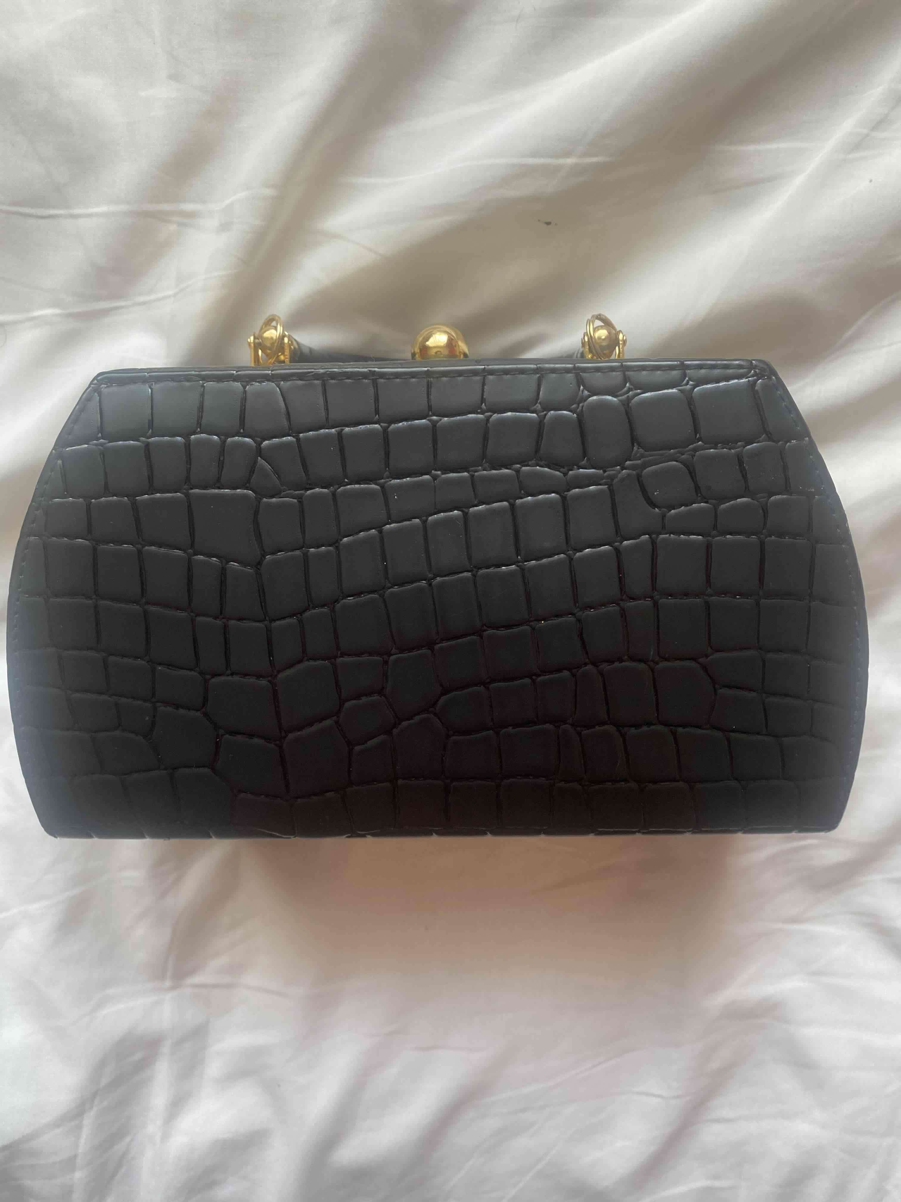 Cartera negra de piel sintética - miniatura 2