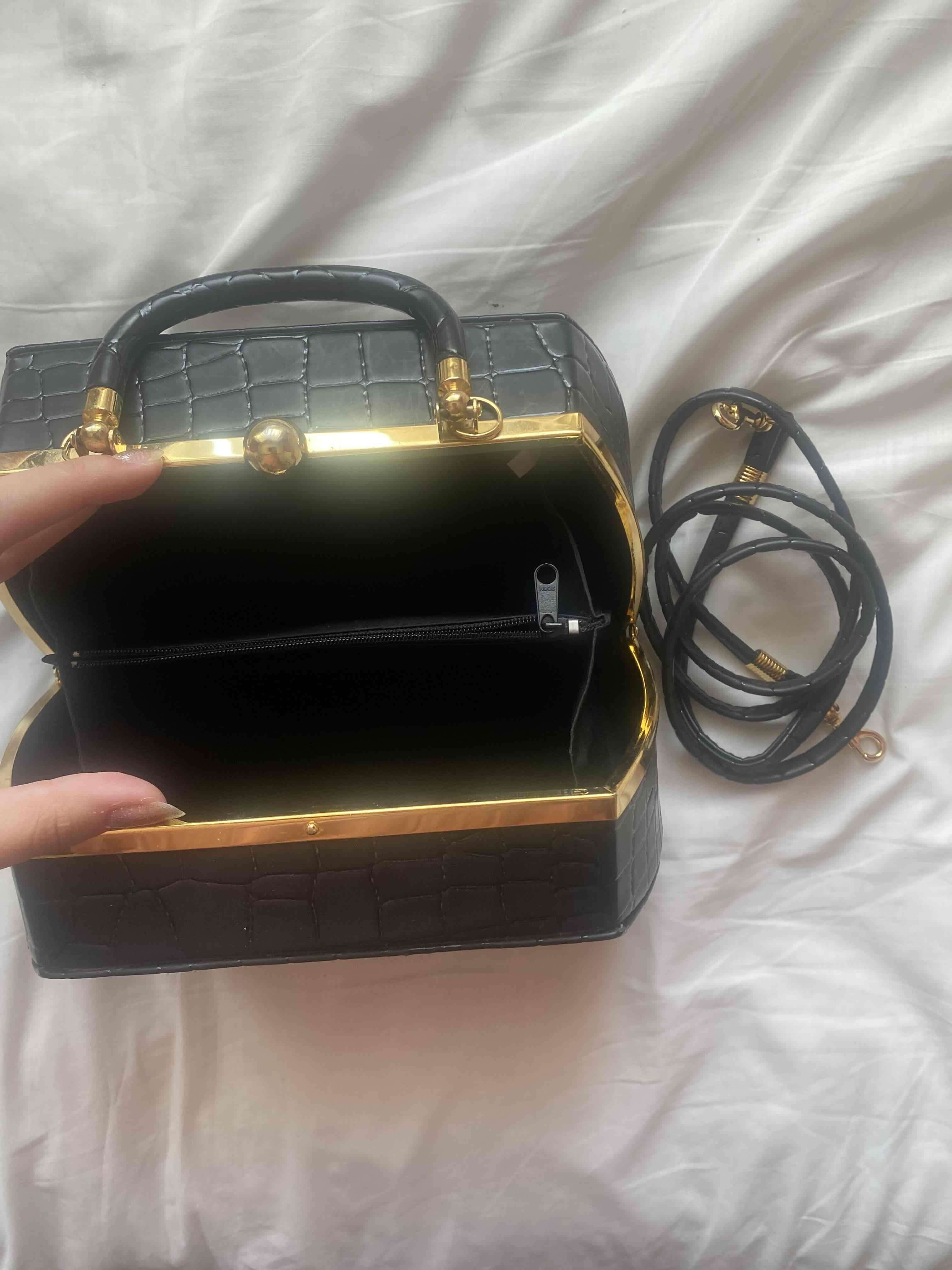 Cartera negra de piel sintética - miniatura 3