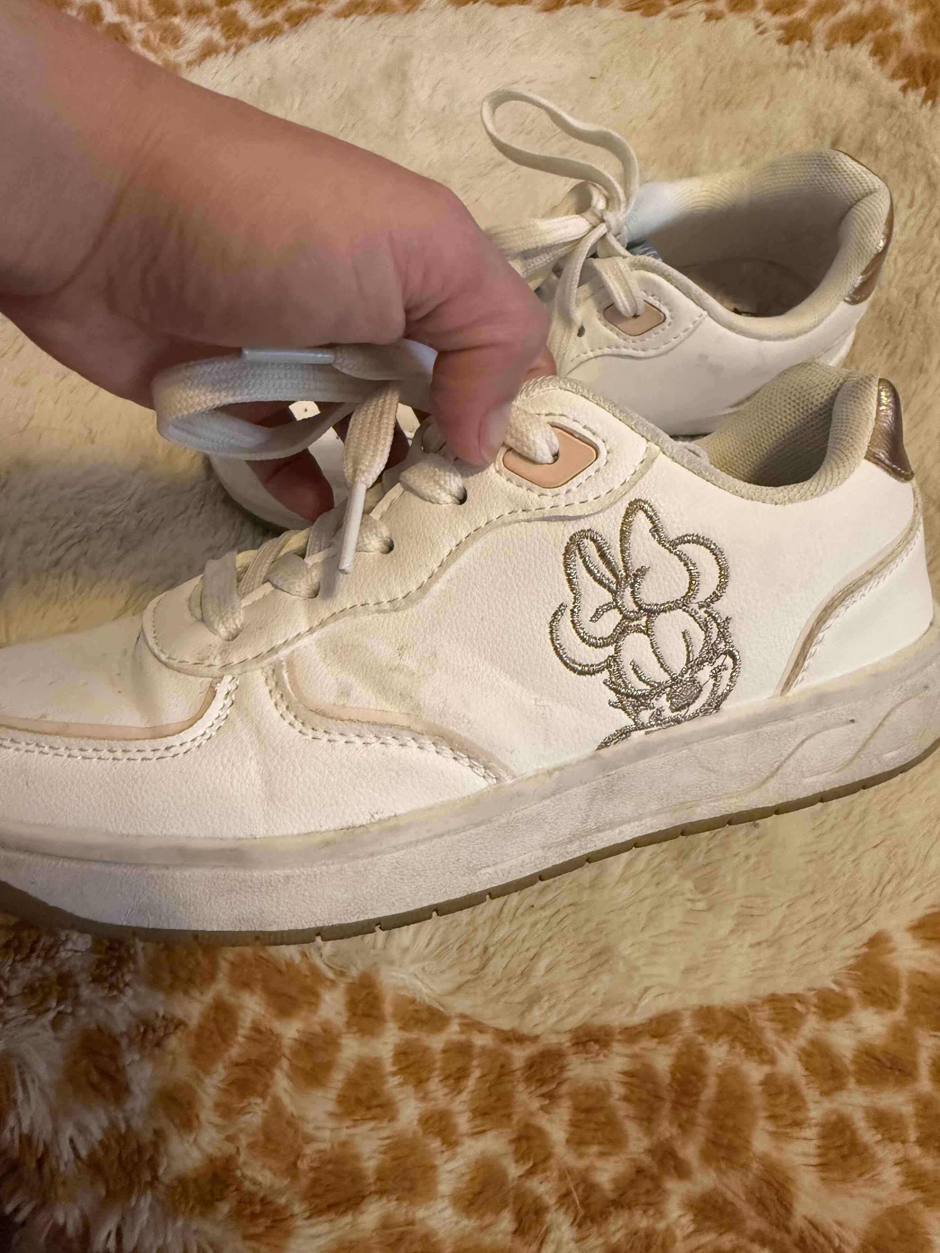 Zapatillas blancas con bordado Disney