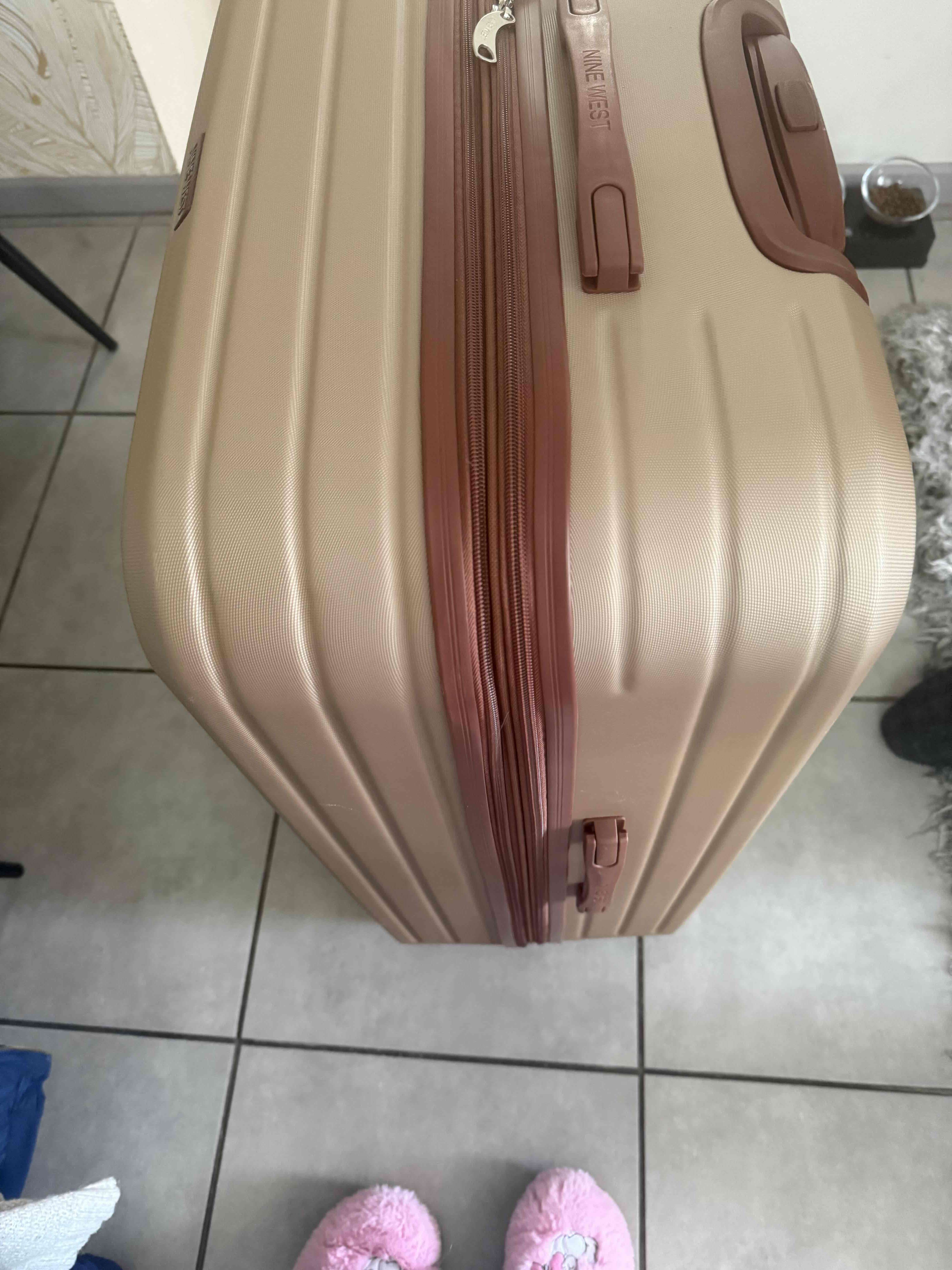 Maleta dorada Nine West con ruedas - miniatura 4