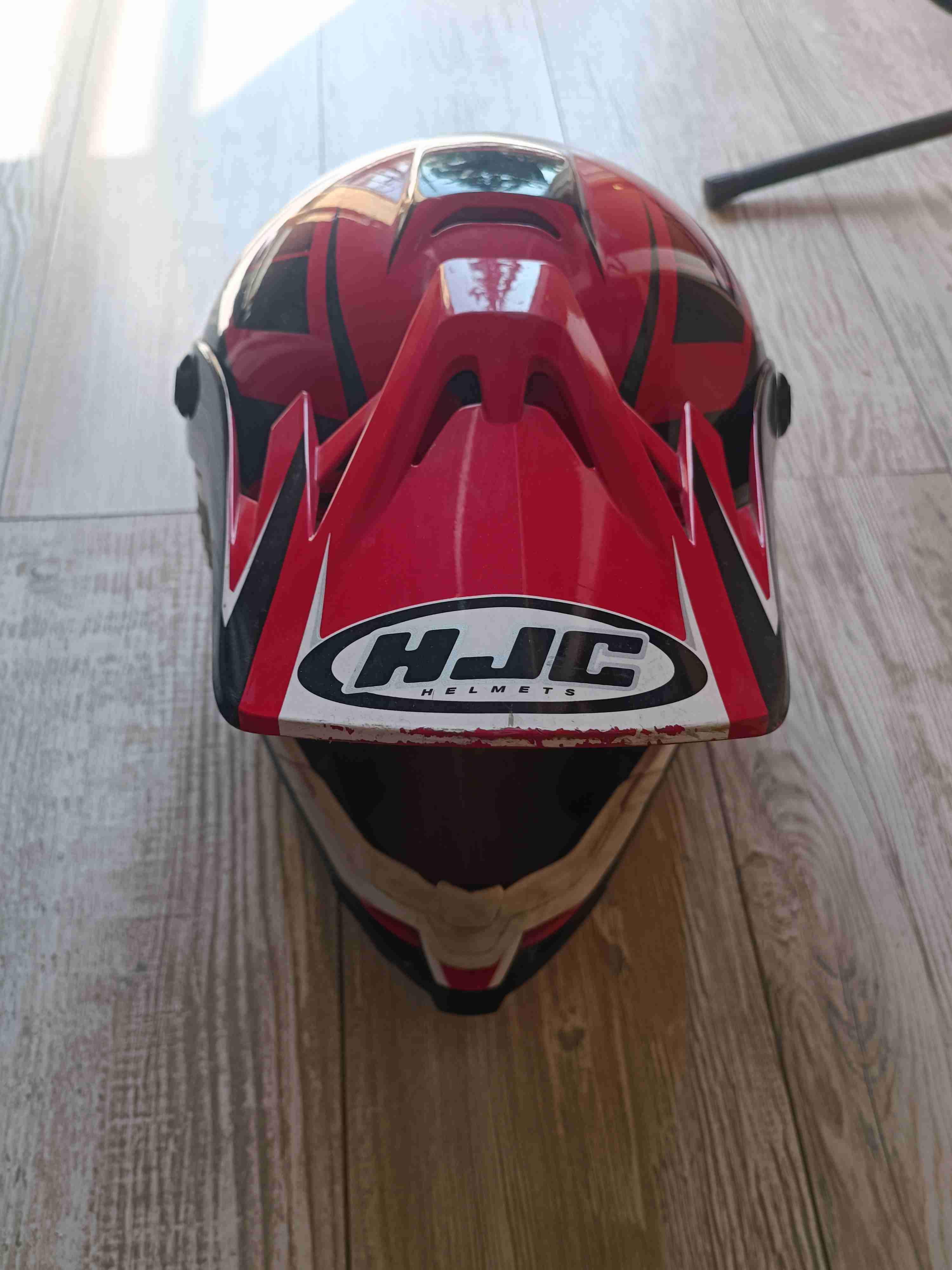 Casco de moto rojo y negro - 2