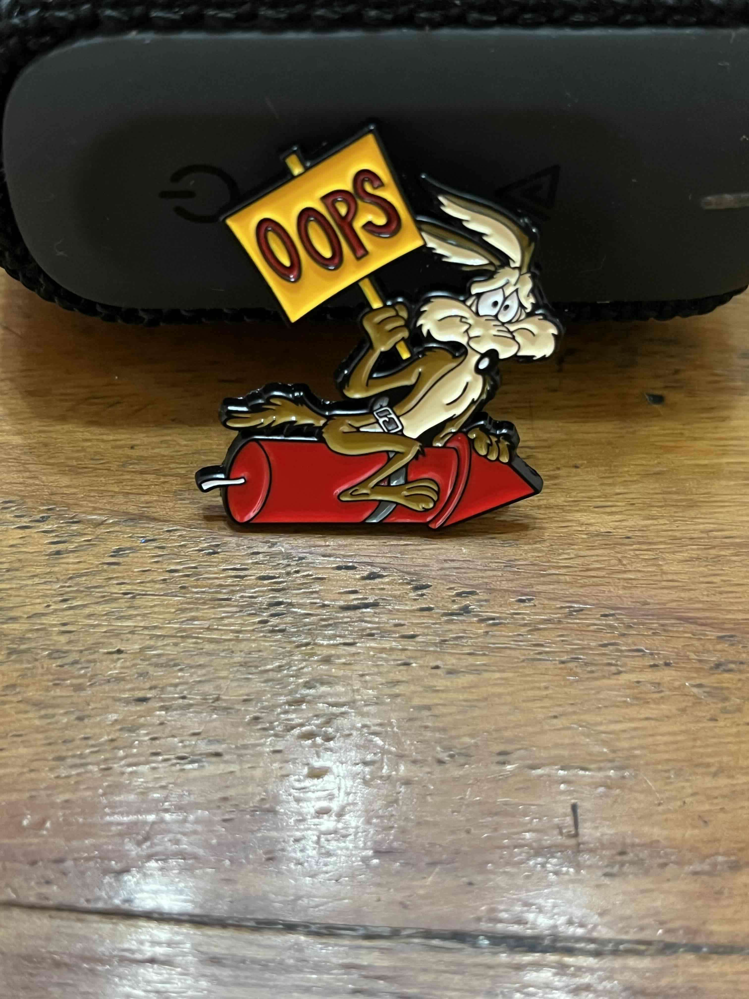 Pin Coyote Oops Looney Tunes