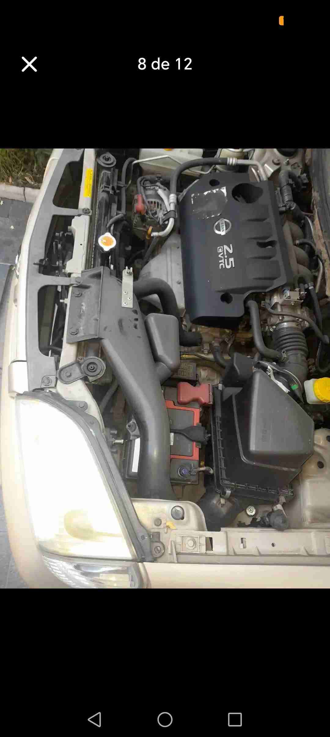 NISSAN XTRAIL  plateado en buenas condiciones - miniatura 5