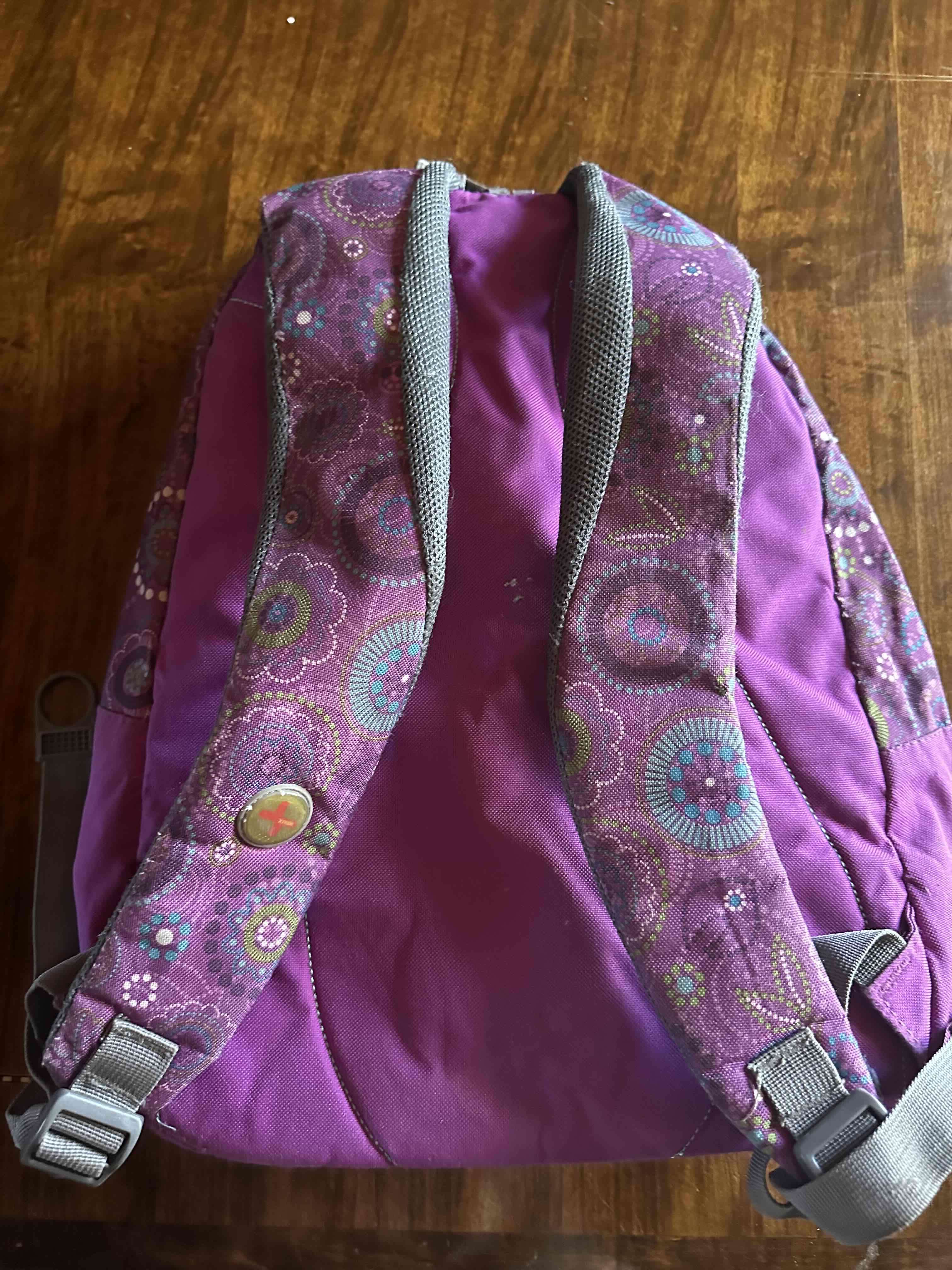 Mochila morada con estampado floral - miniatura 4