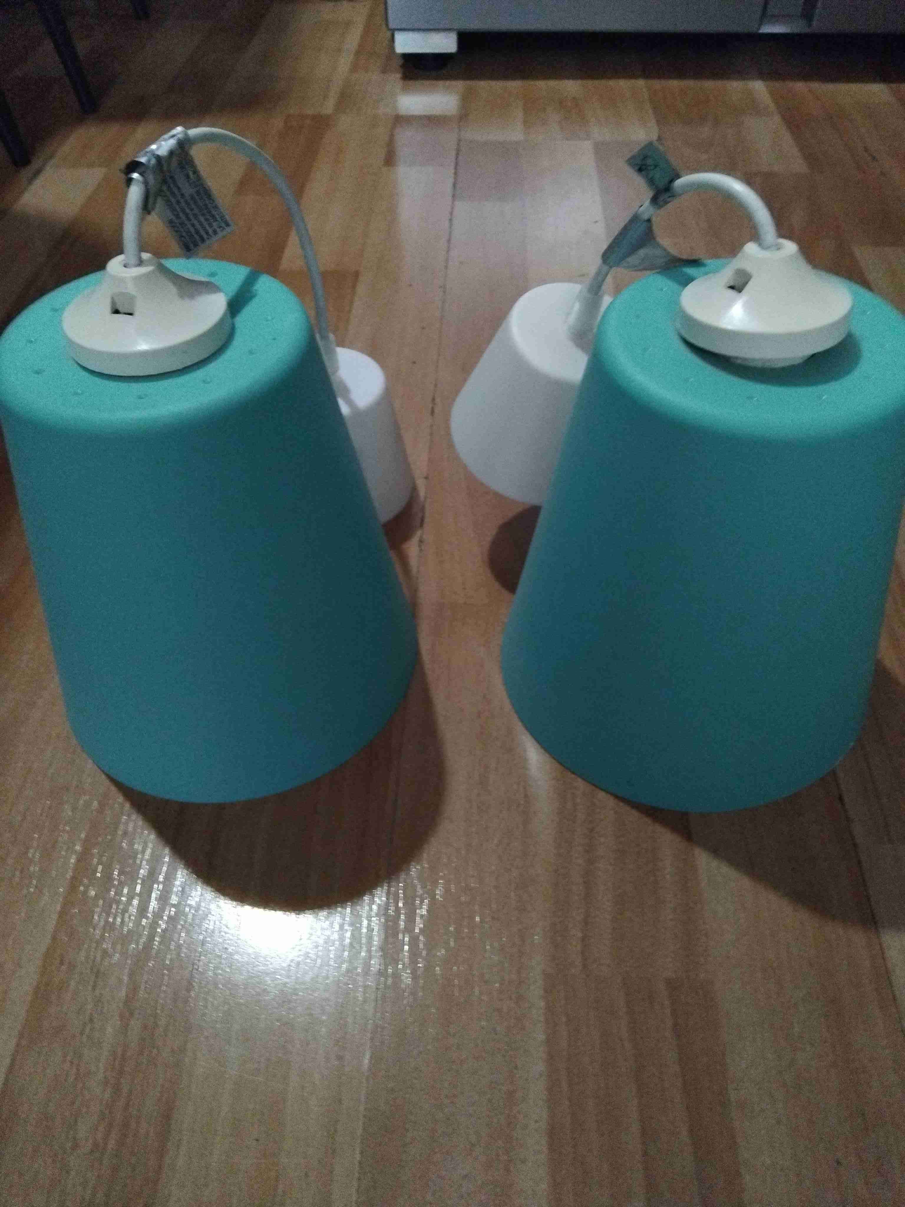 Lámparas colgantes color turquesa