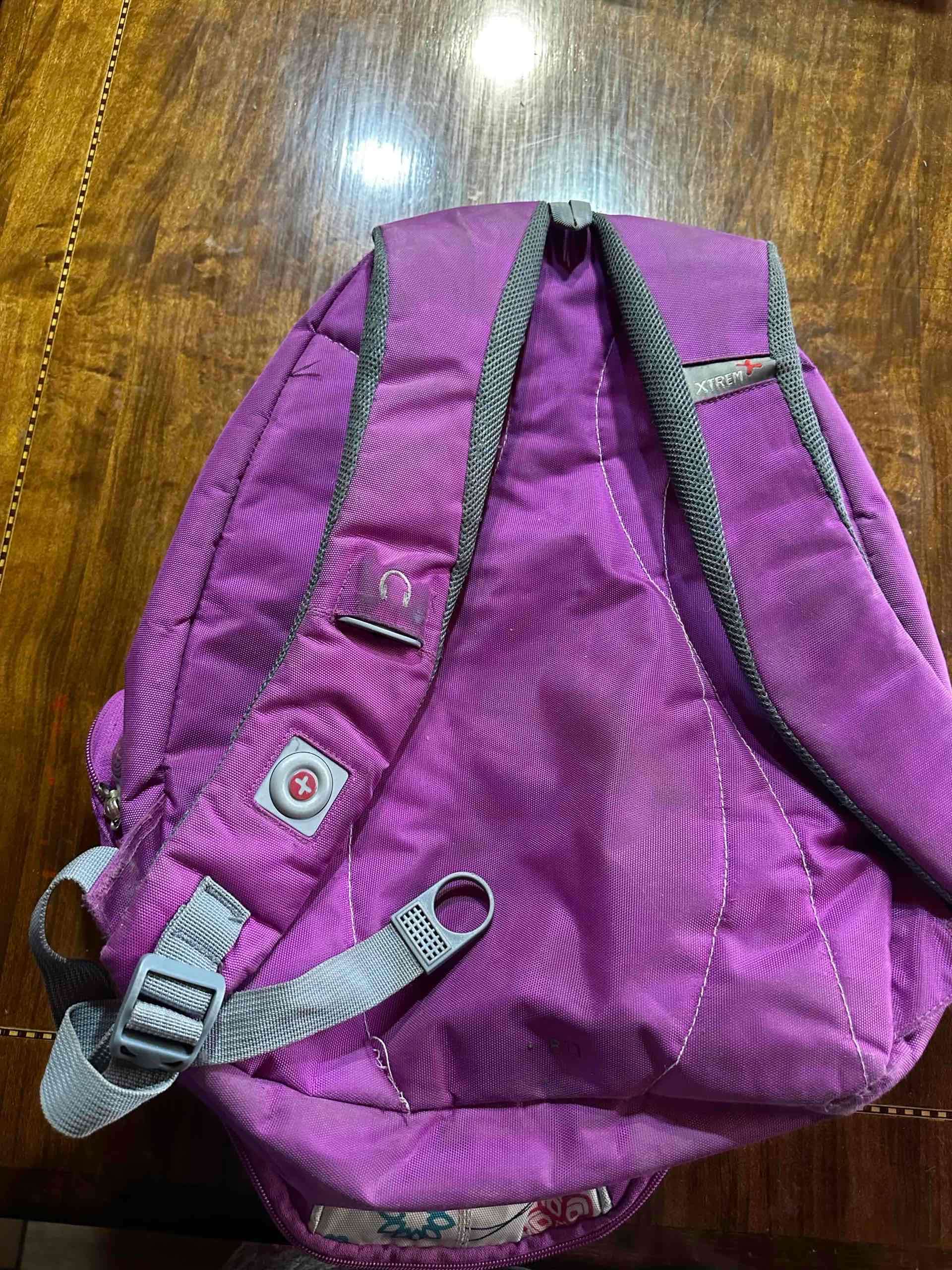 Mochila Xtrem morada con diseño floral - miniatura 5