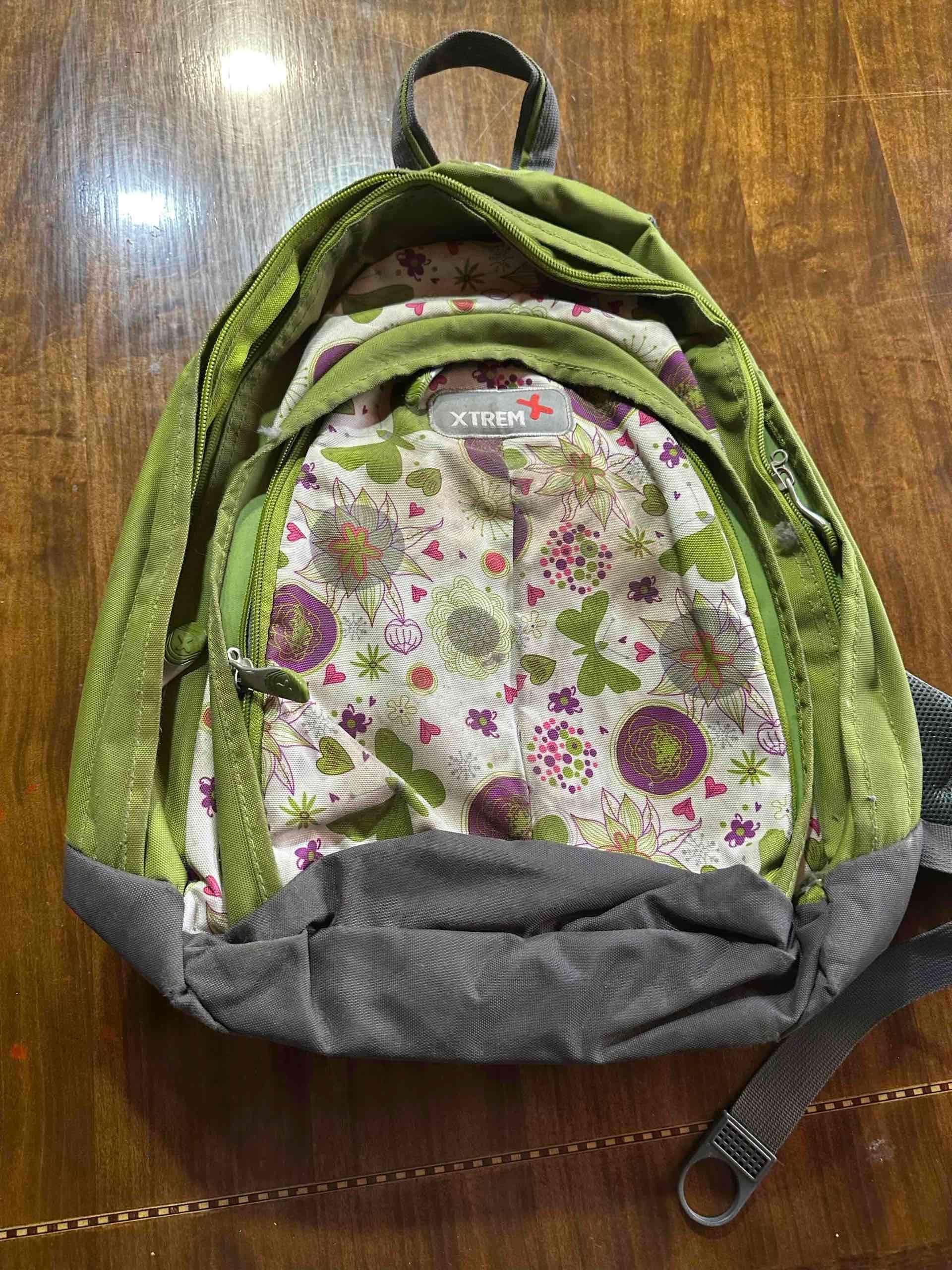 Mochila Xtrem floral verde