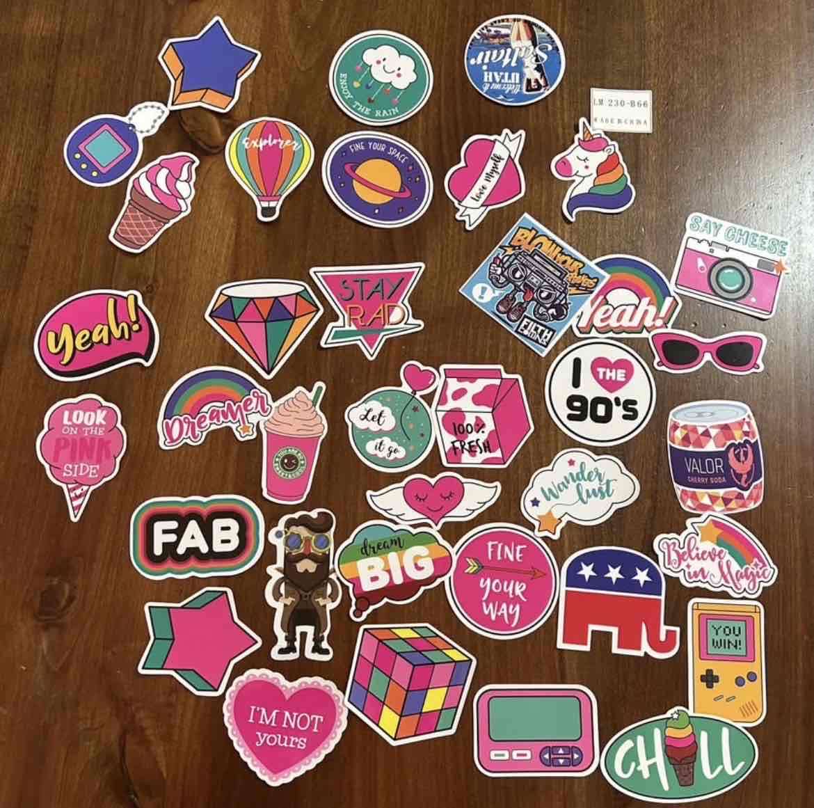 Set de pegatinas retro y coloridas