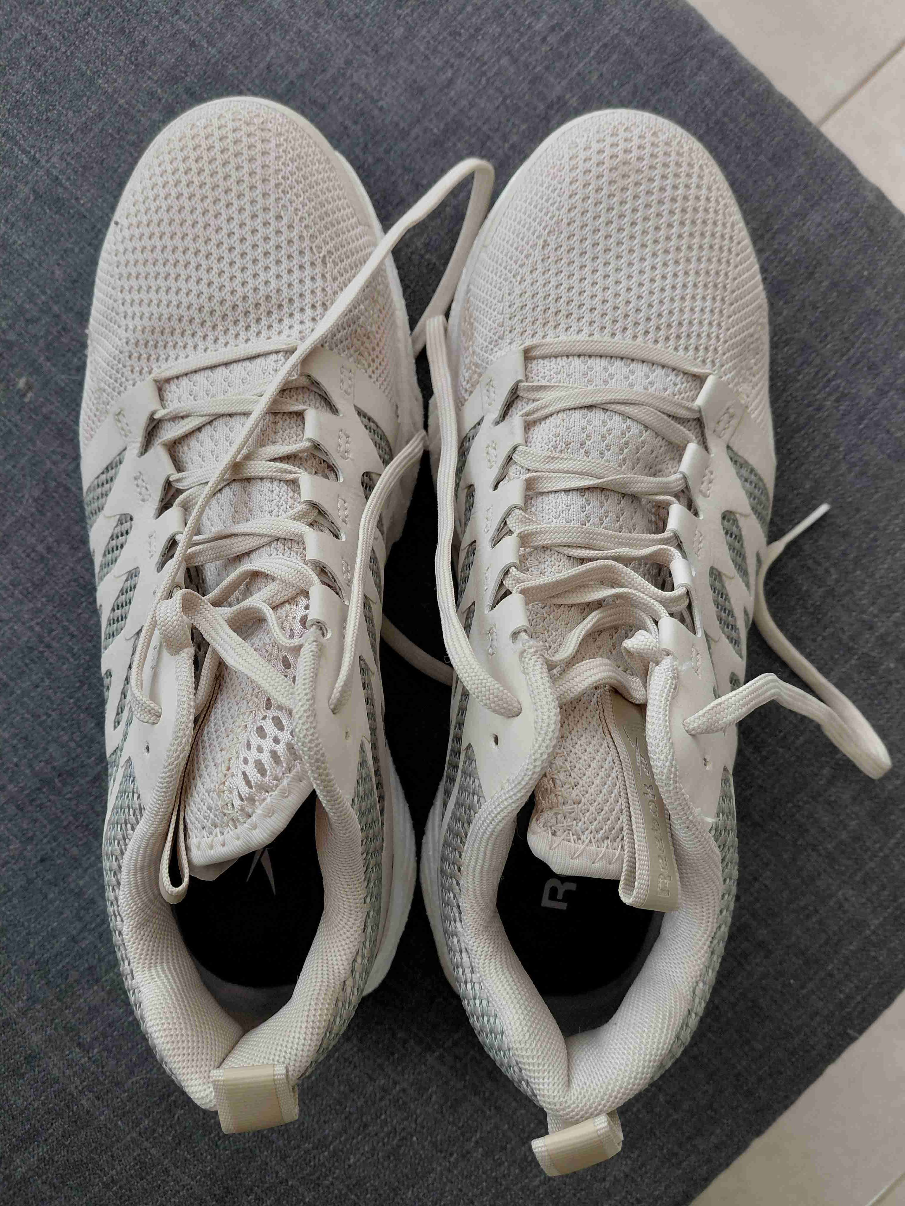 Zapatos de seguridad, punta reforzada.