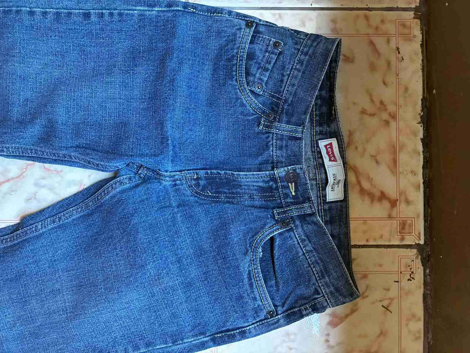 Jeans azules clásicos - miniatura 2