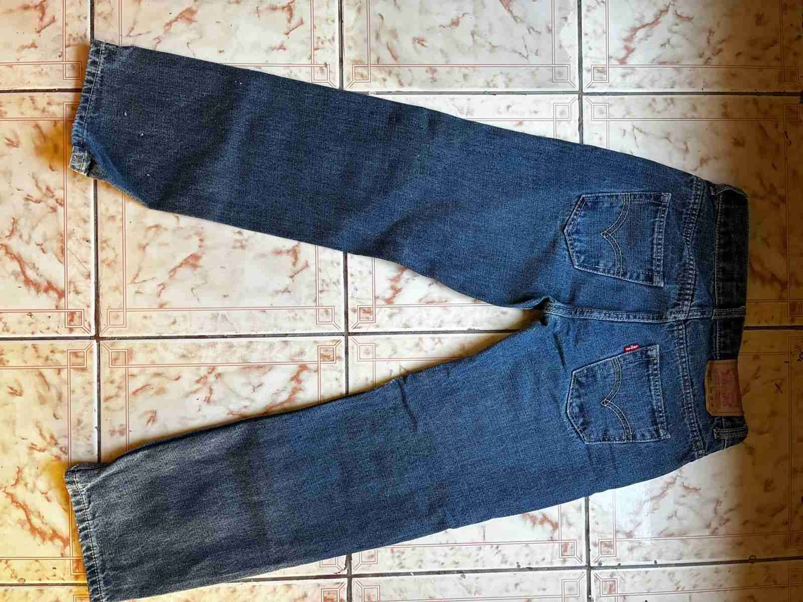 Jeans azules clásicos - miniatura 3