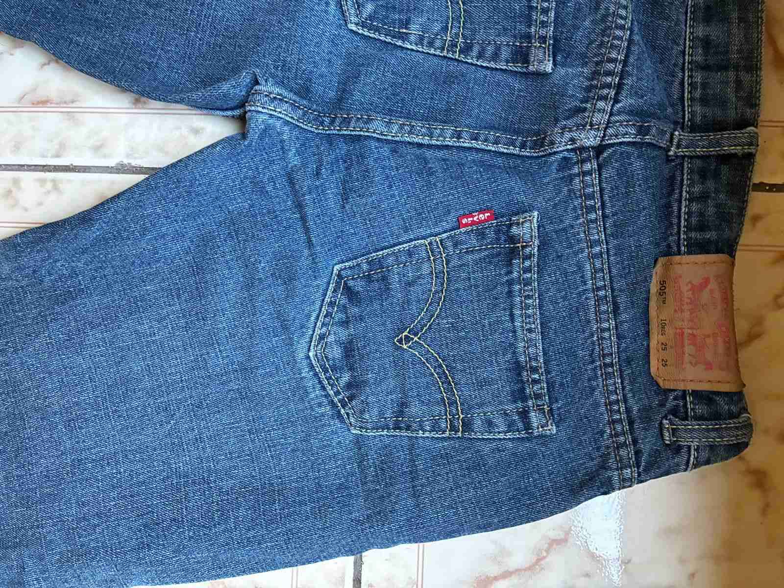 Jeans azules clásicos - miniatura 4
