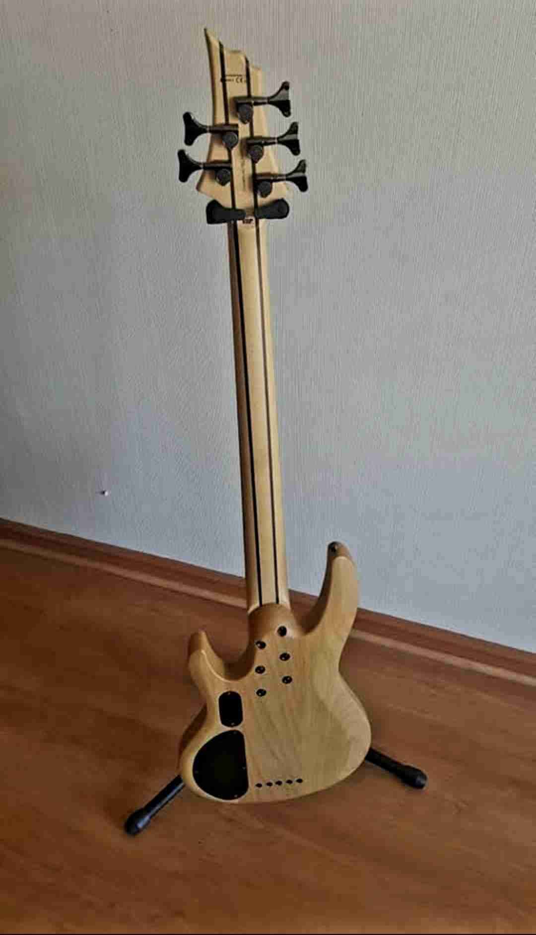 Bajo eléctrico LTD 5 cuerdas - miniatura 2