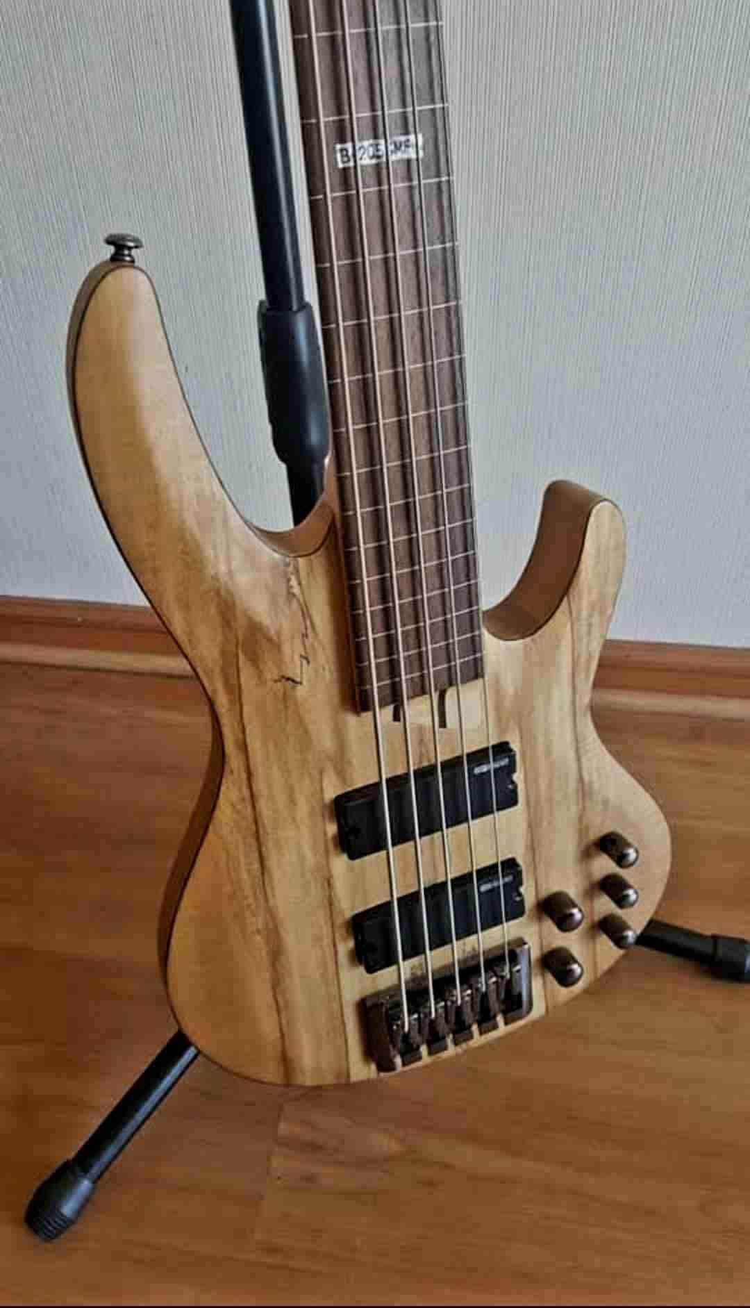 Bajo eléctrico LTD 5 cuerdas - miniatura 5