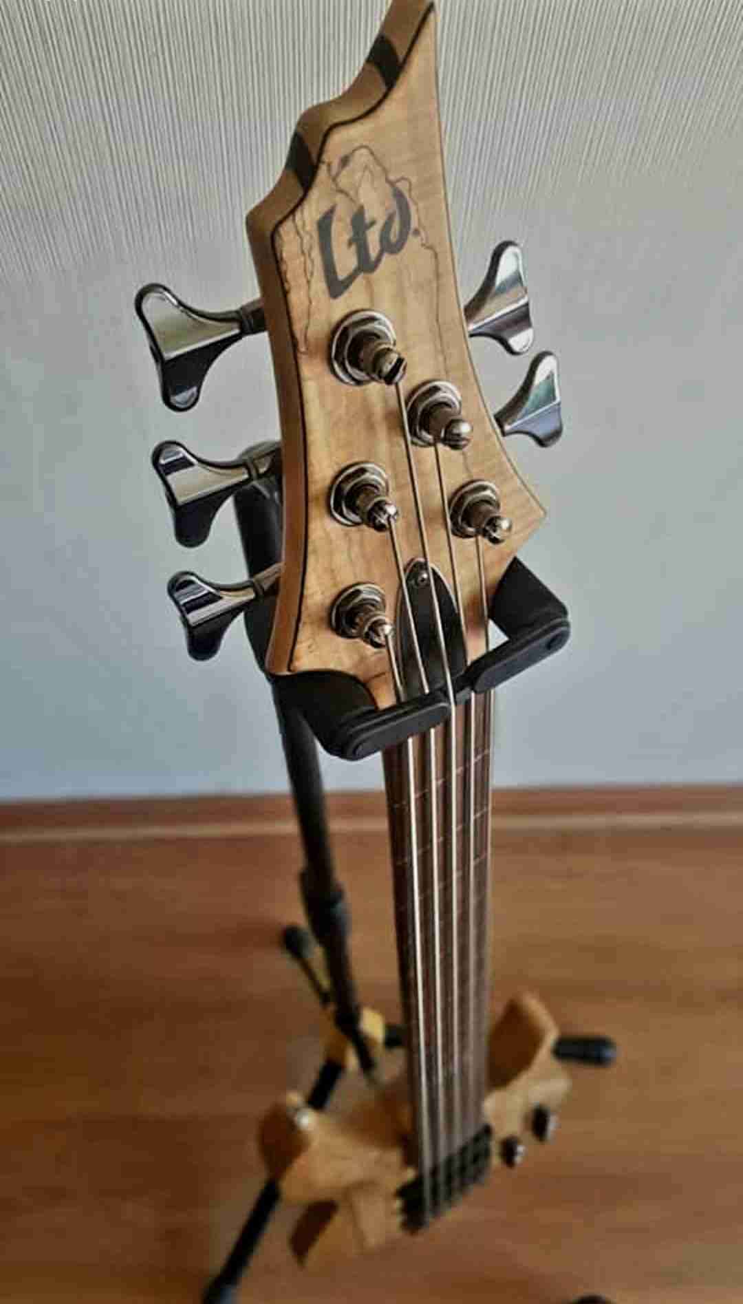 Bajo eléctrico LTD 5 cuerdas - miniatura 6