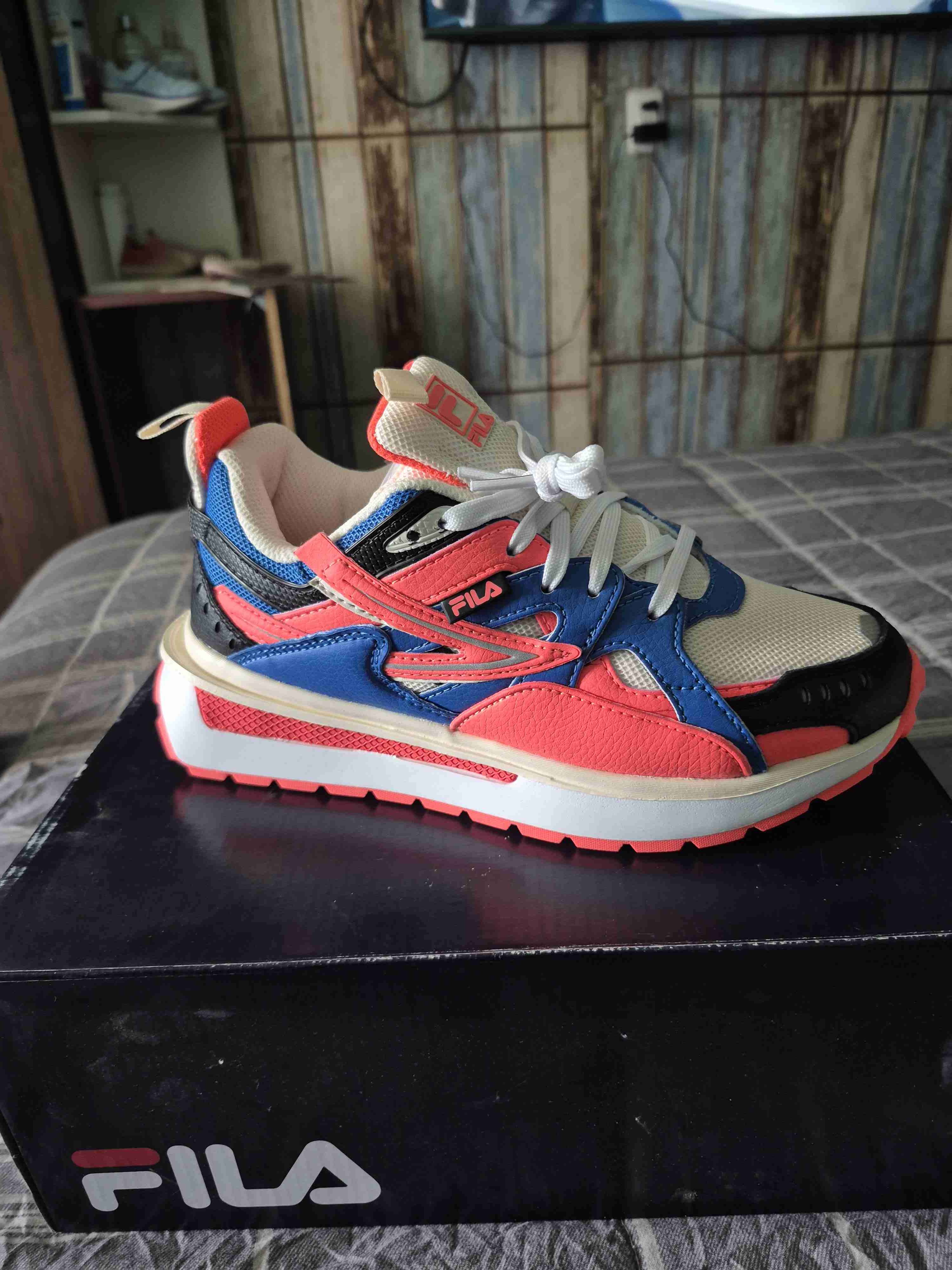 Zapatillas Fila multicolor modernas