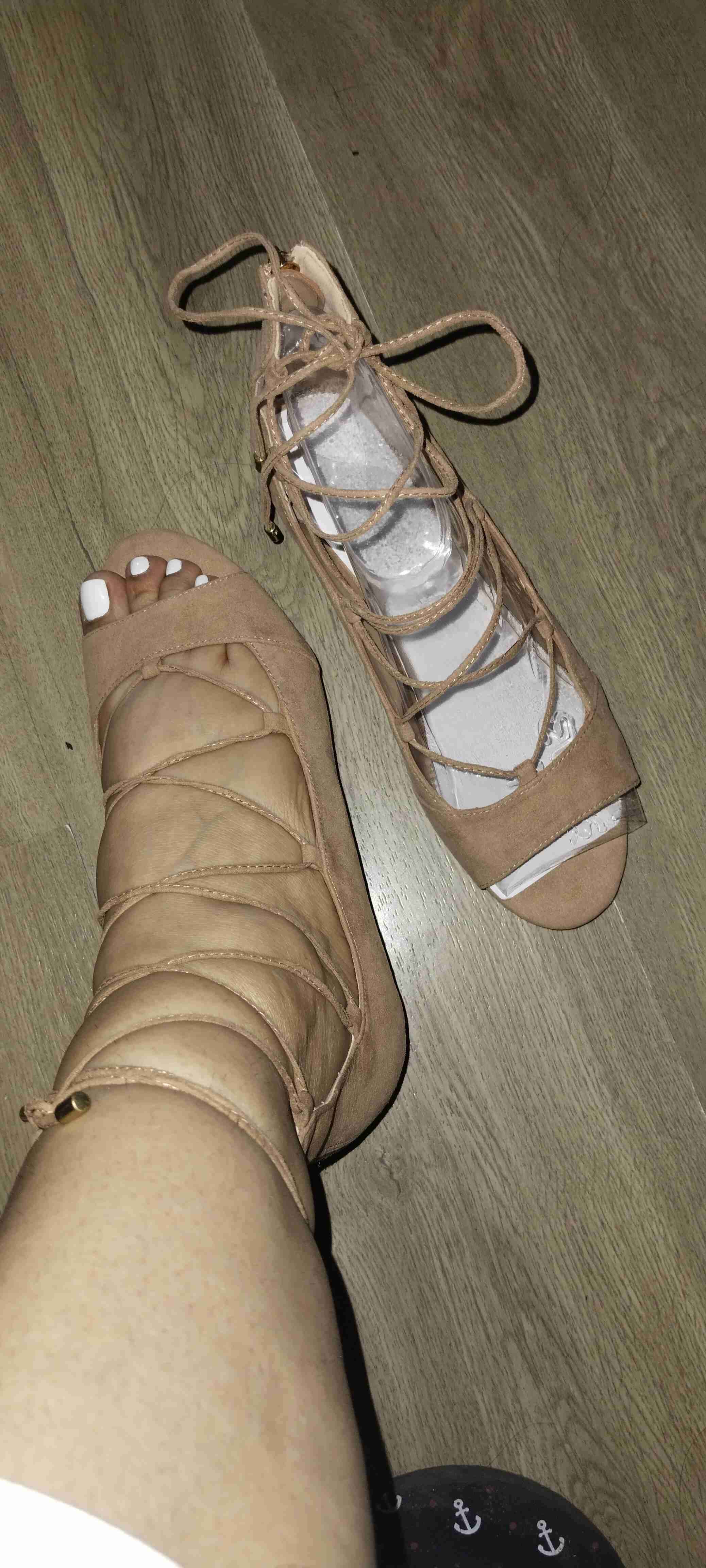 Sandalias camel con cordones