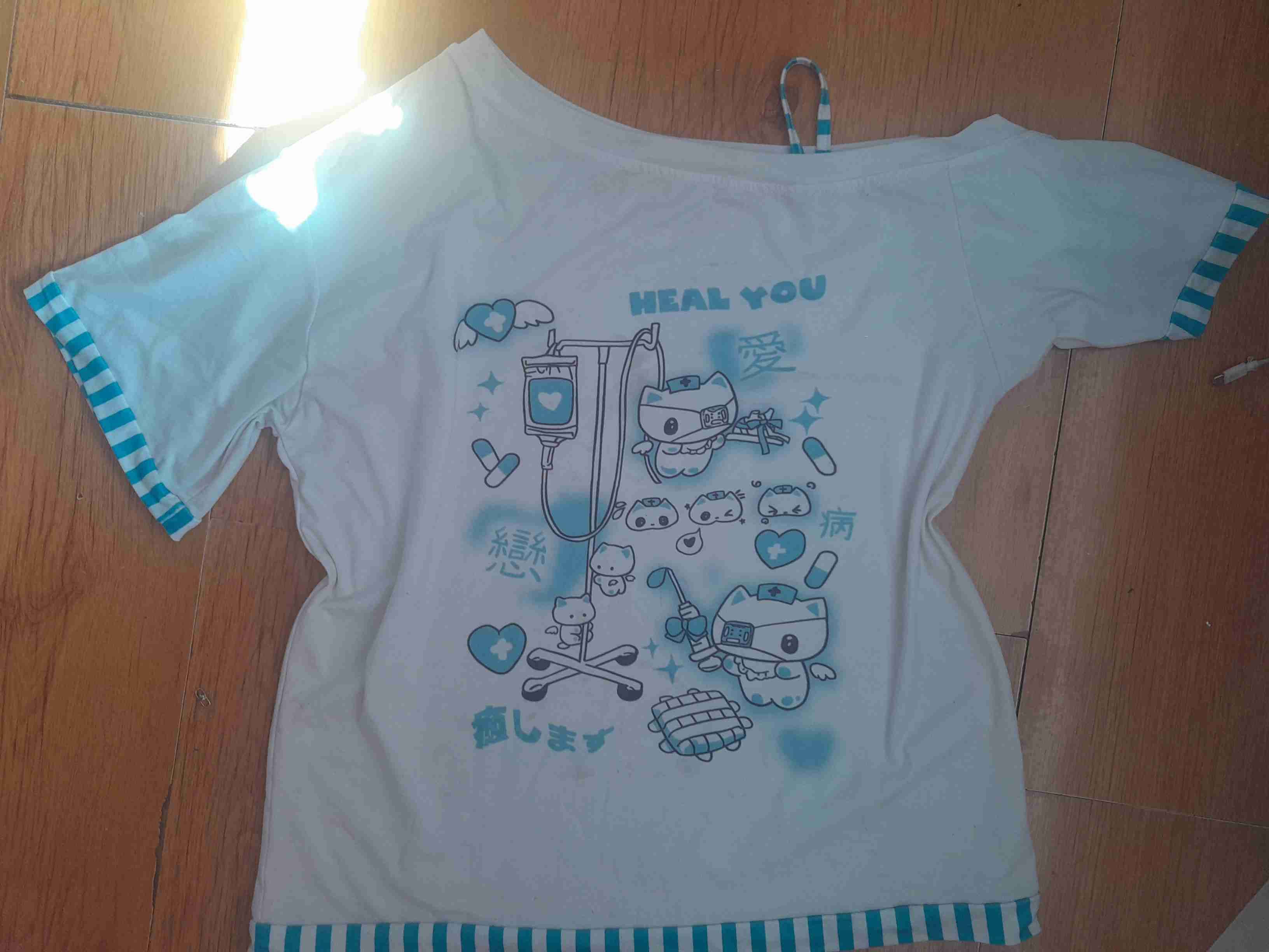 Polera gráfica blanca