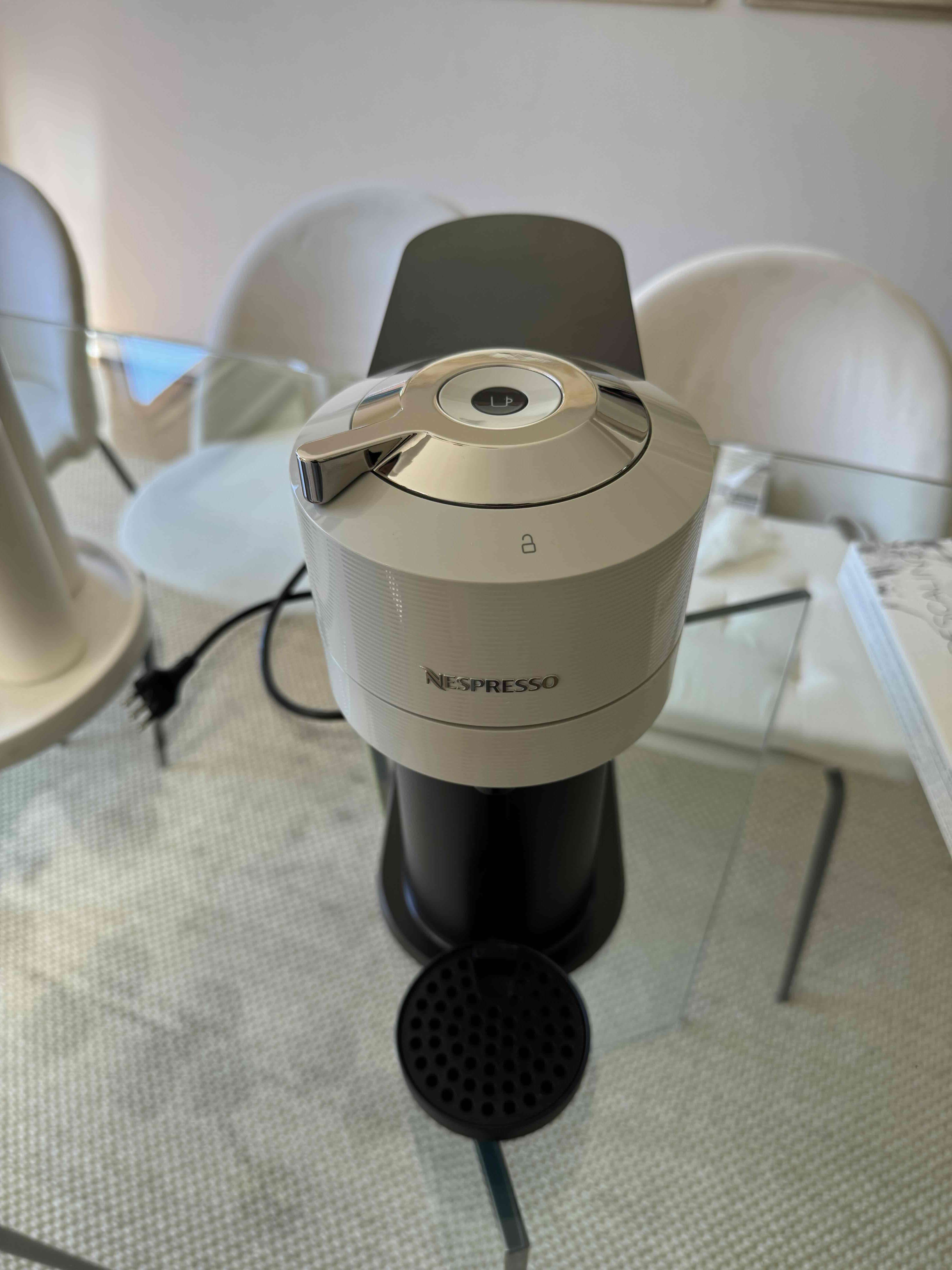 Cafetera Nespresso Vertuo - miniatura 3