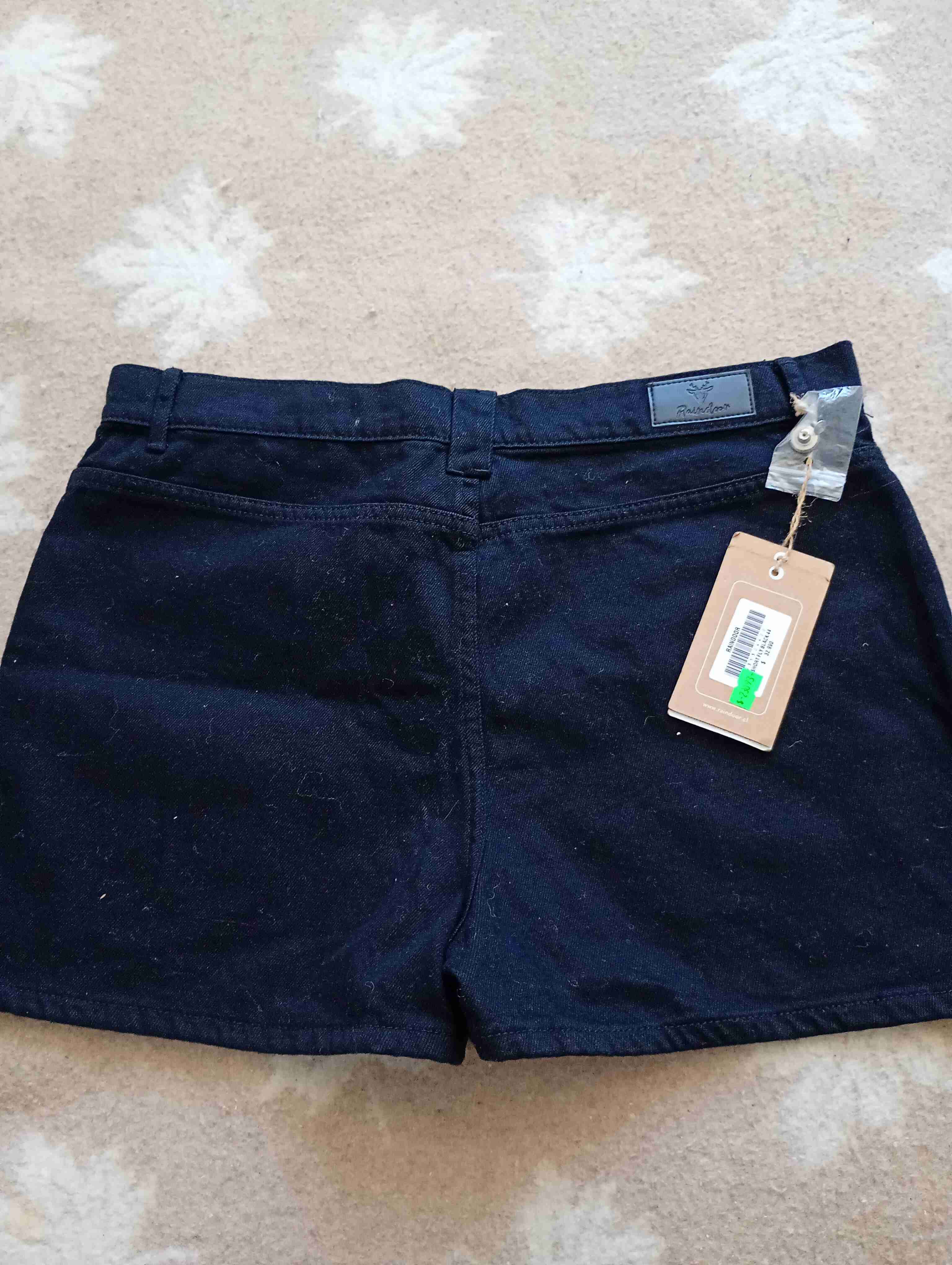 Shorts de mezclilla negro - miniatura 2