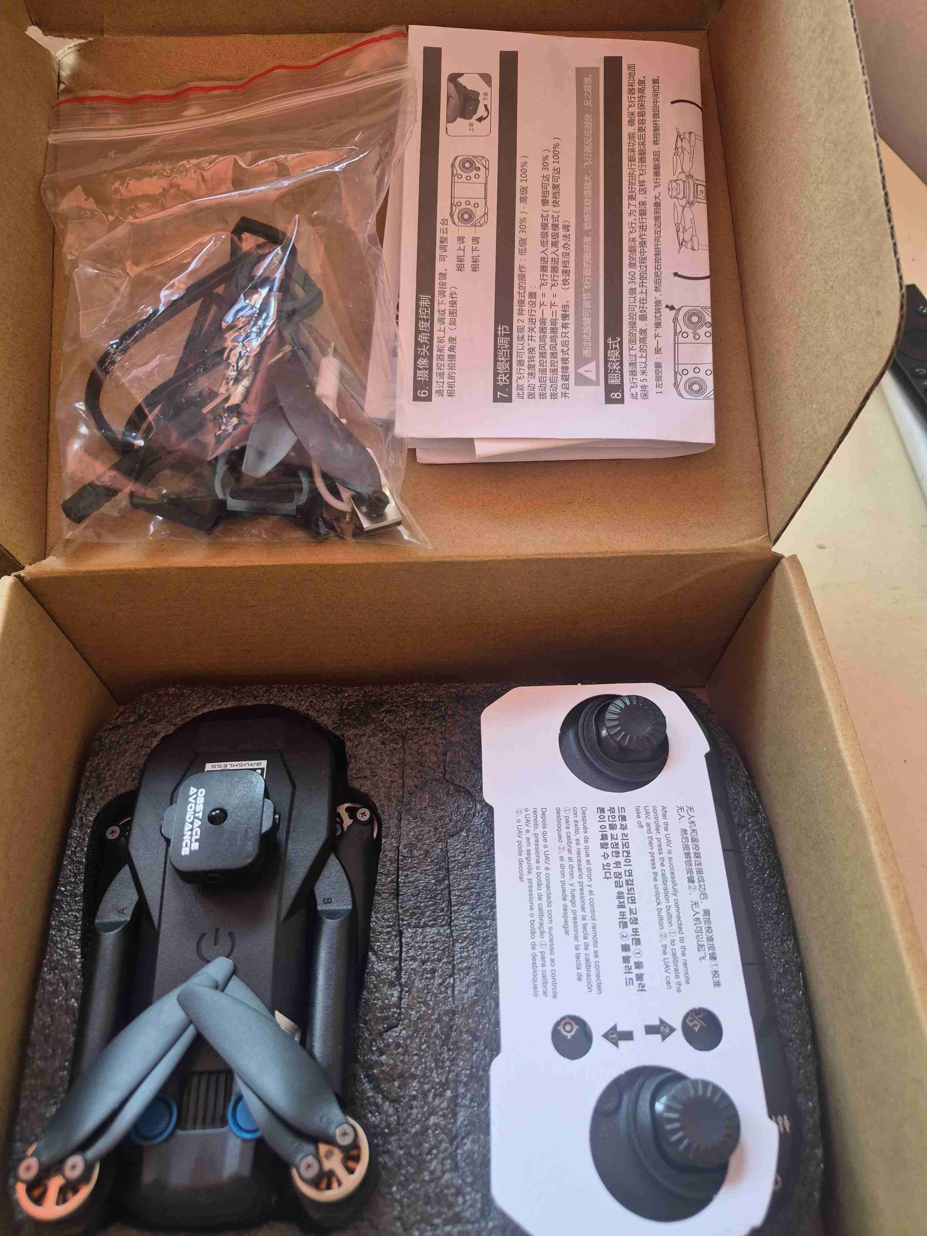 Drone plegable con control remoto - miniatura 2