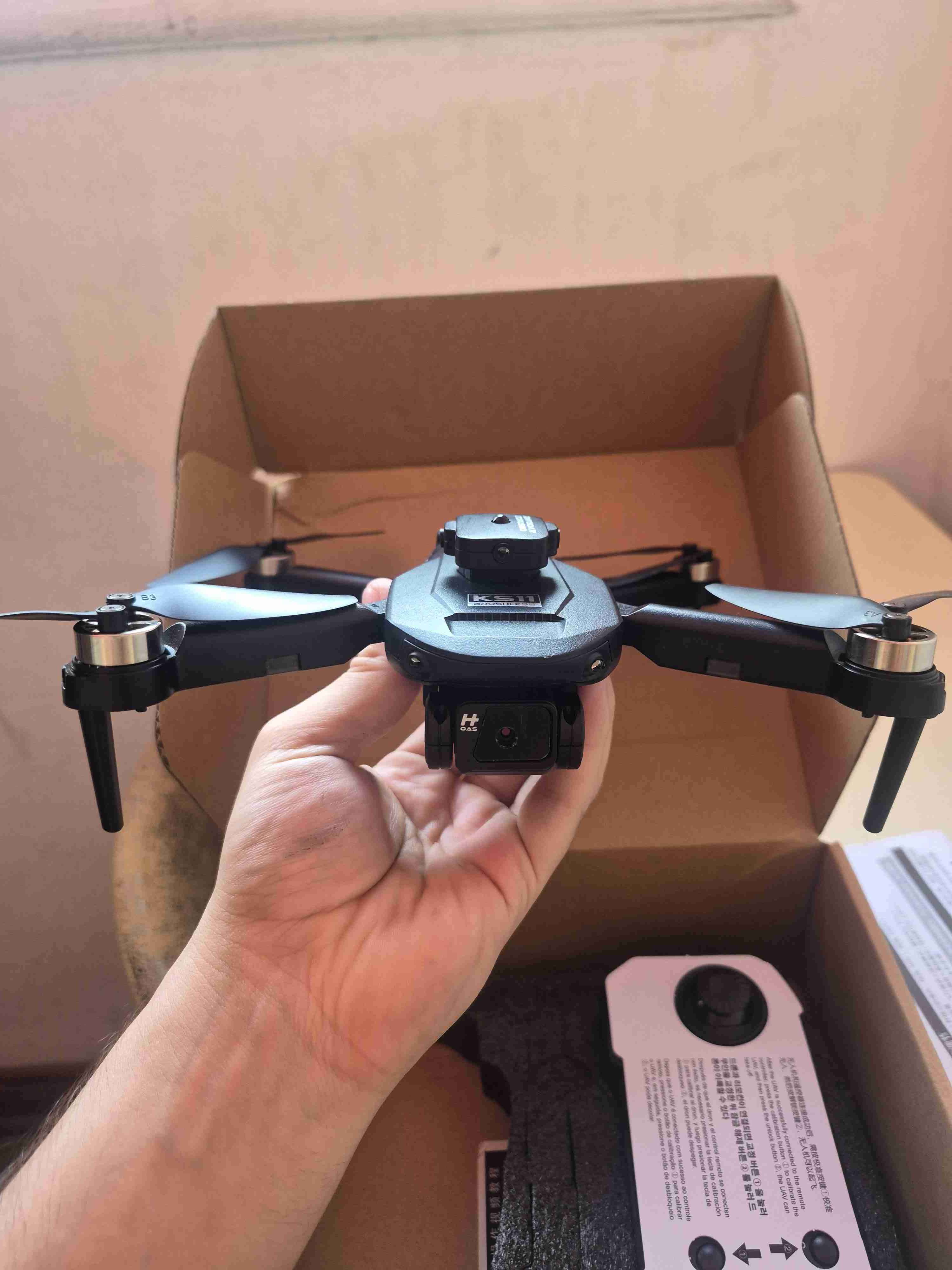 Drone plegable con control remoto - miniatura 3