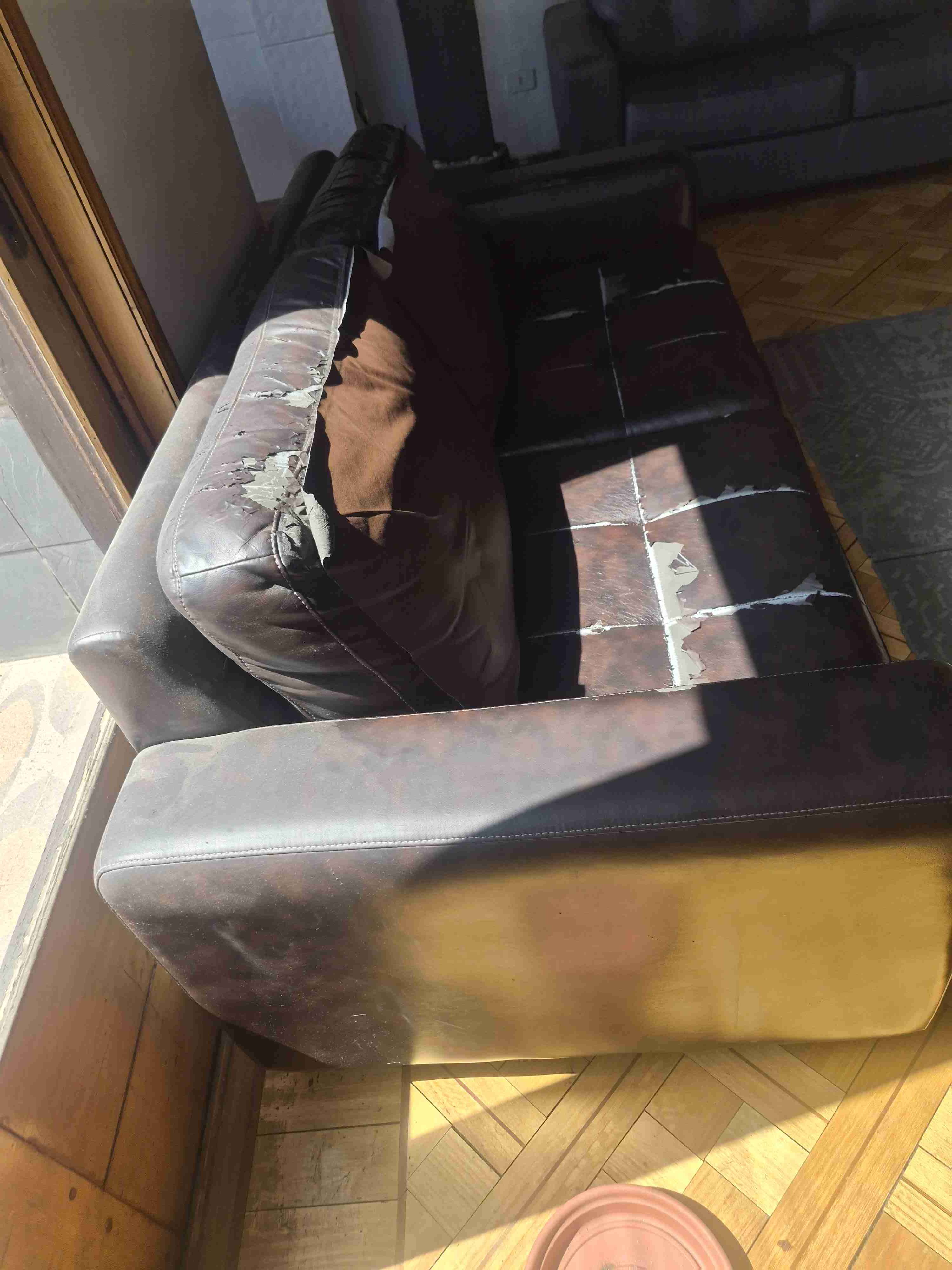 Sofá Rosen de cuero café - miniatura 4