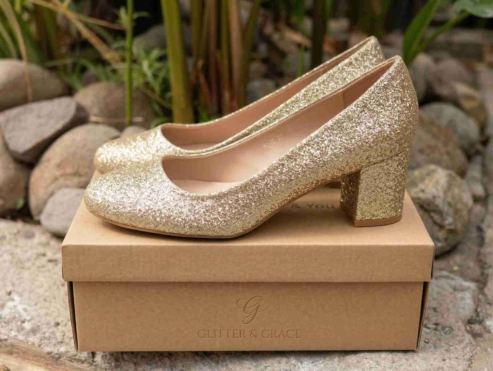 Zapatos dorados brillantes - miniatura 2