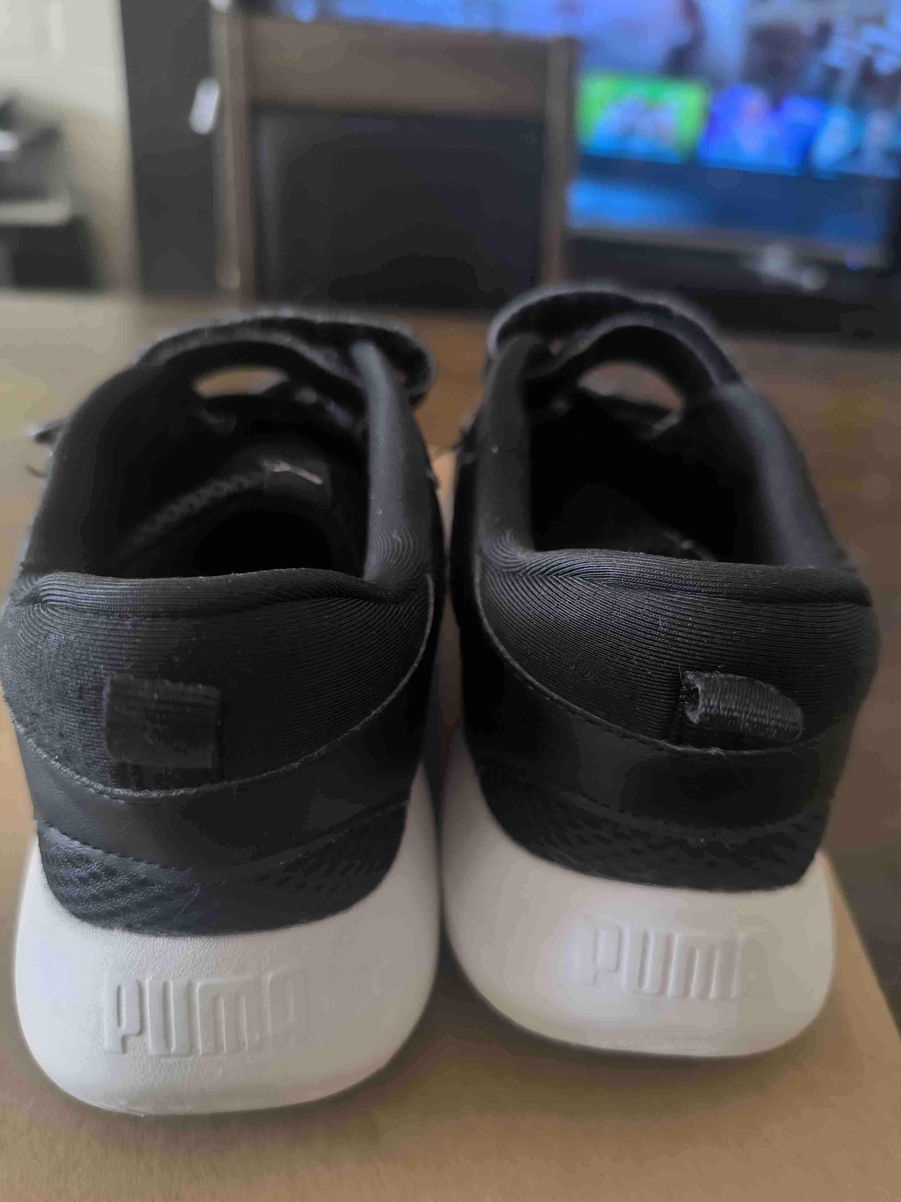 Zapatillas Puma negras deportivas número 35