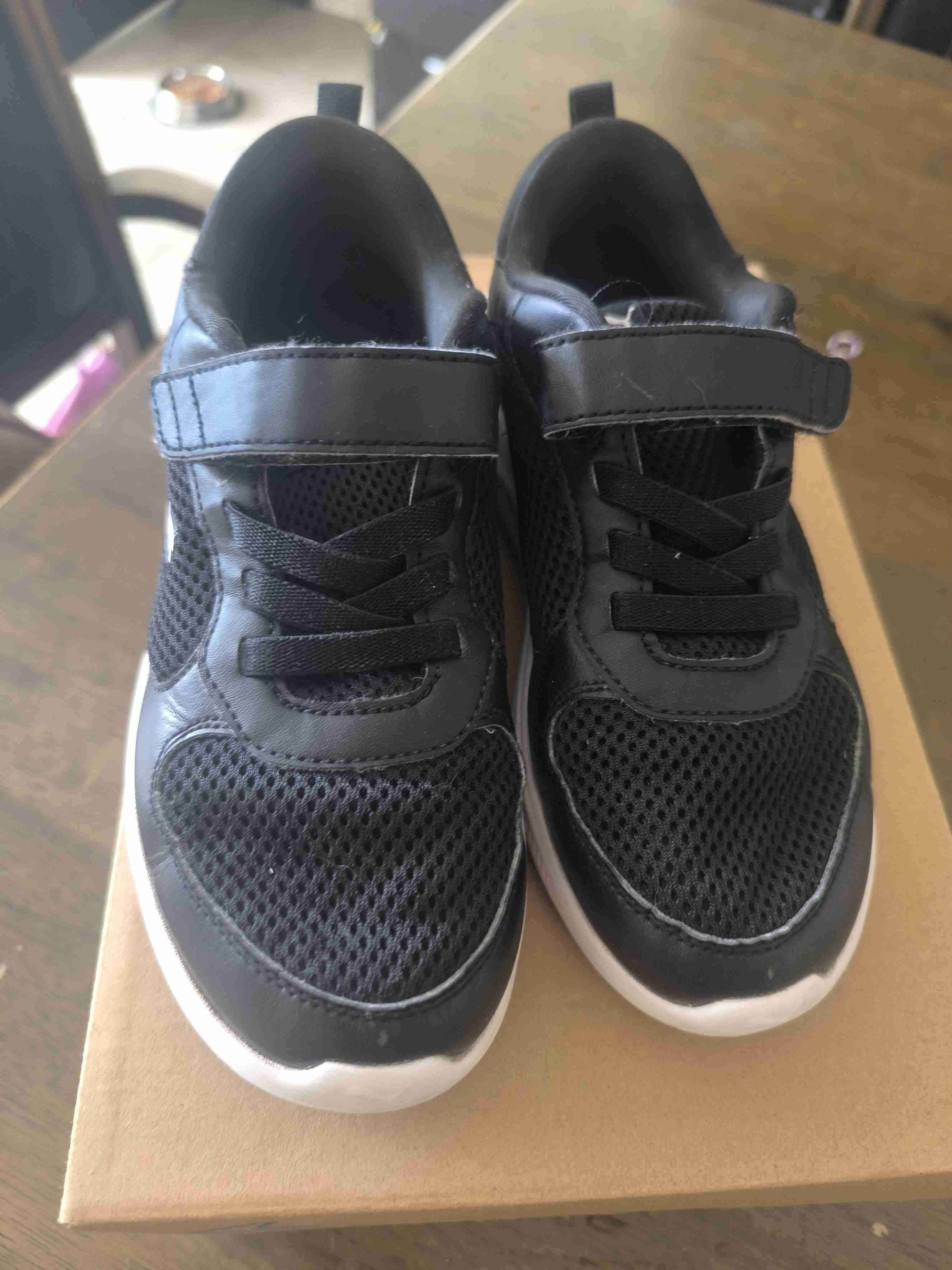 Zapatillas Puma negras deportivas número 35 - miniatura 2