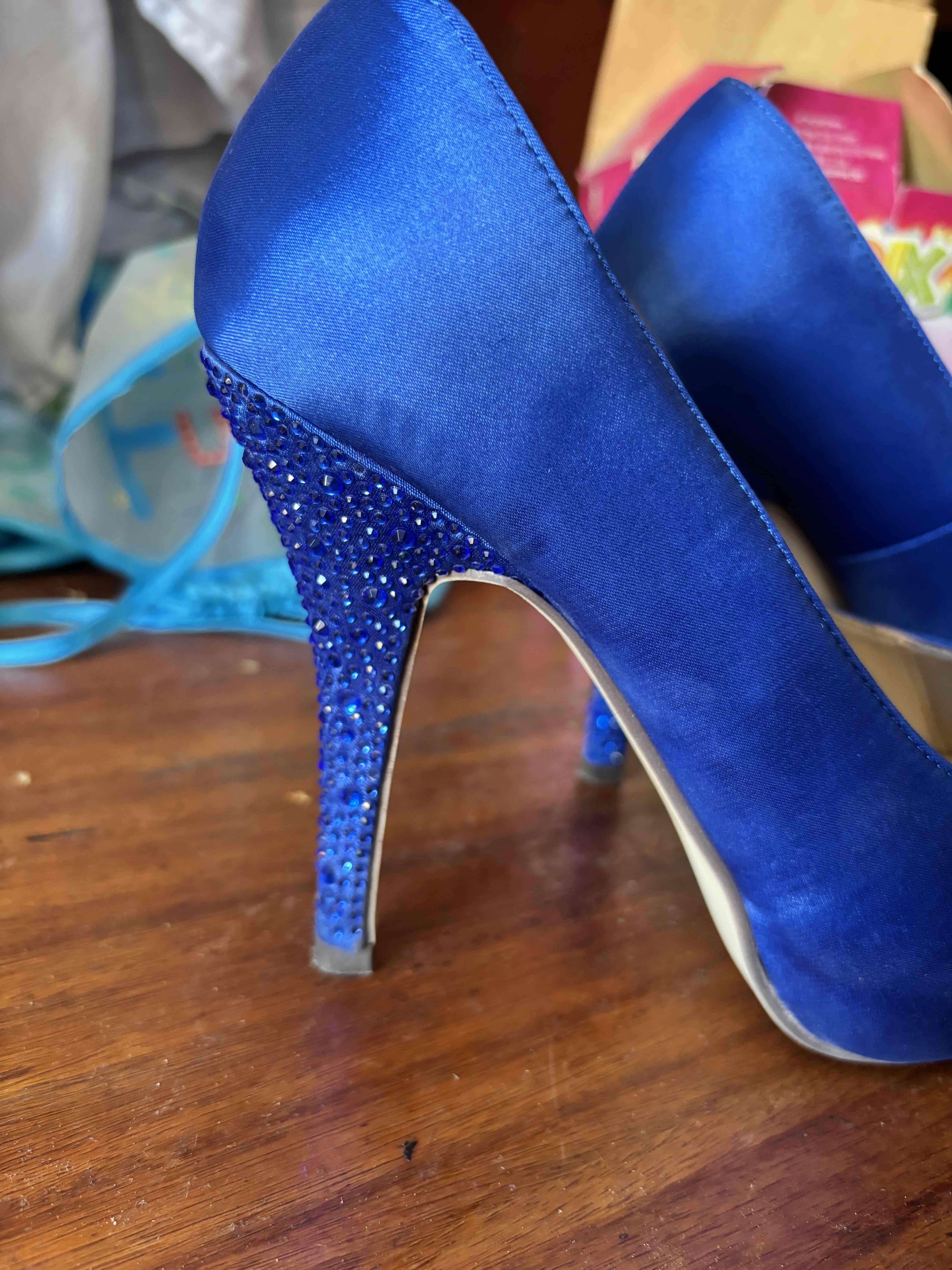 Tacones azules con brillo - miniatura 3