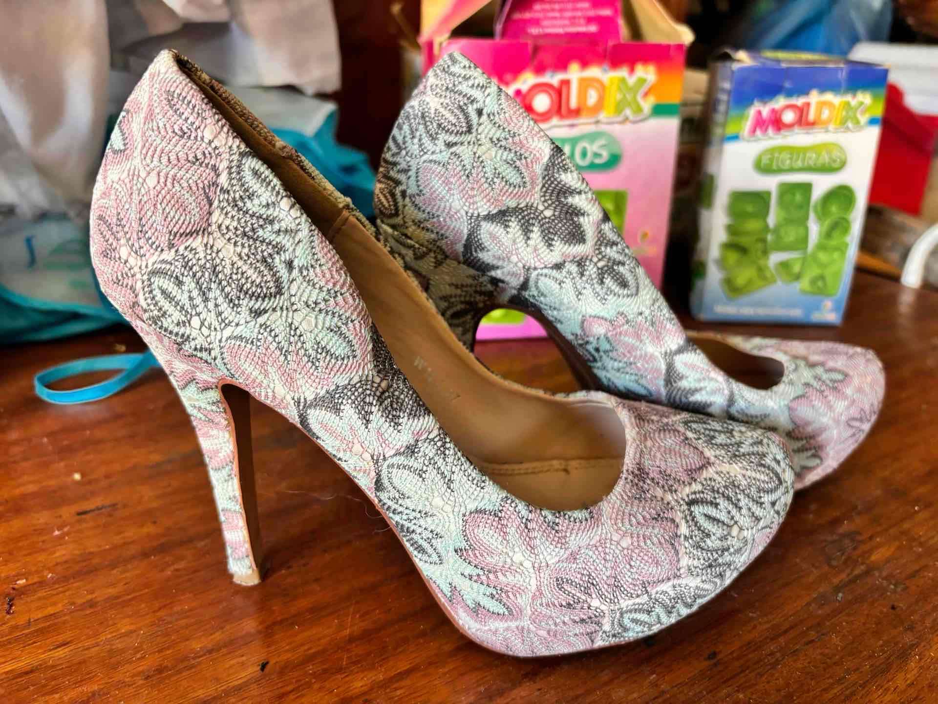 Tacones altos estampados florales - miniatura 2