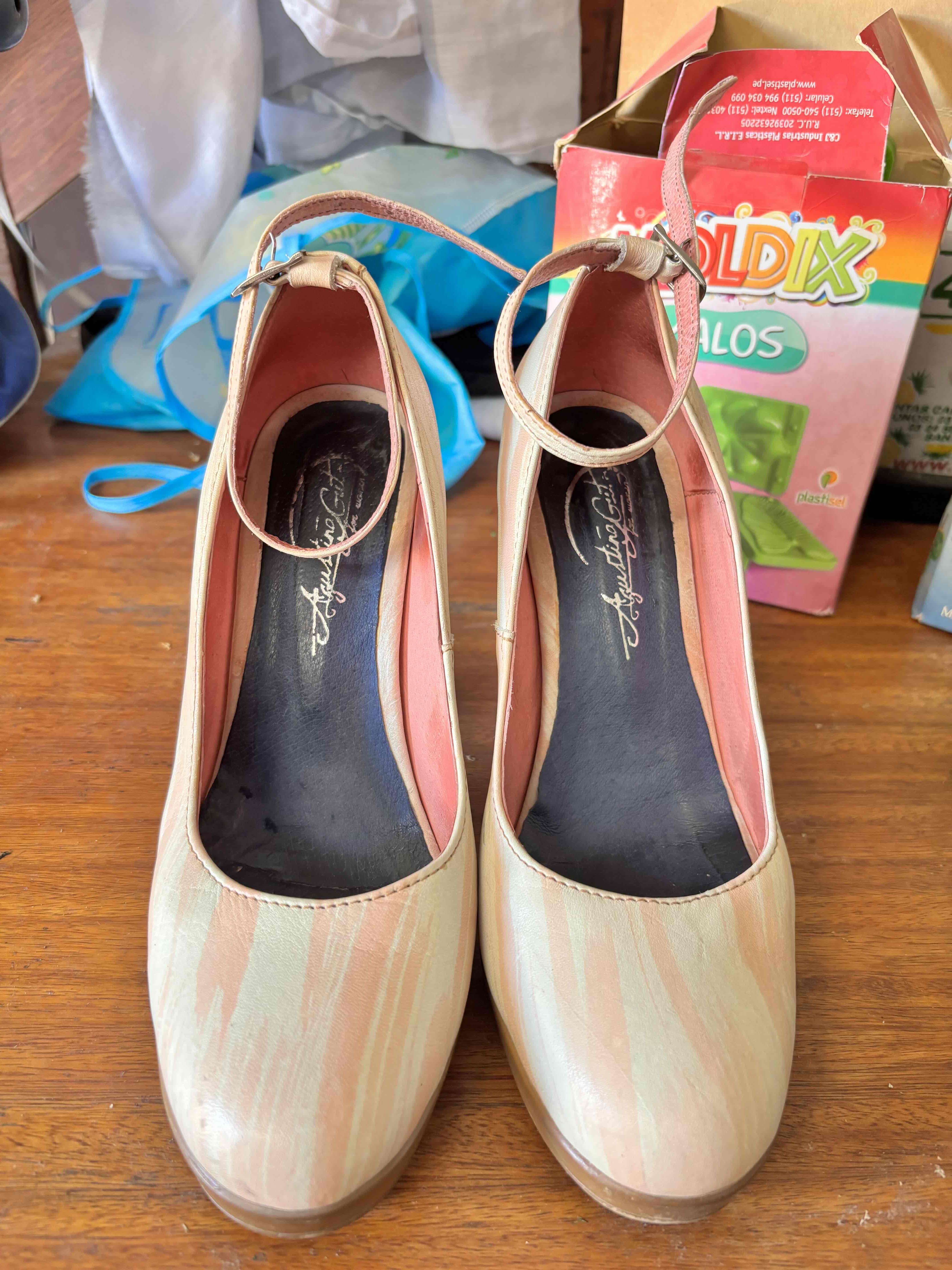 Zapatos de tacón rosados