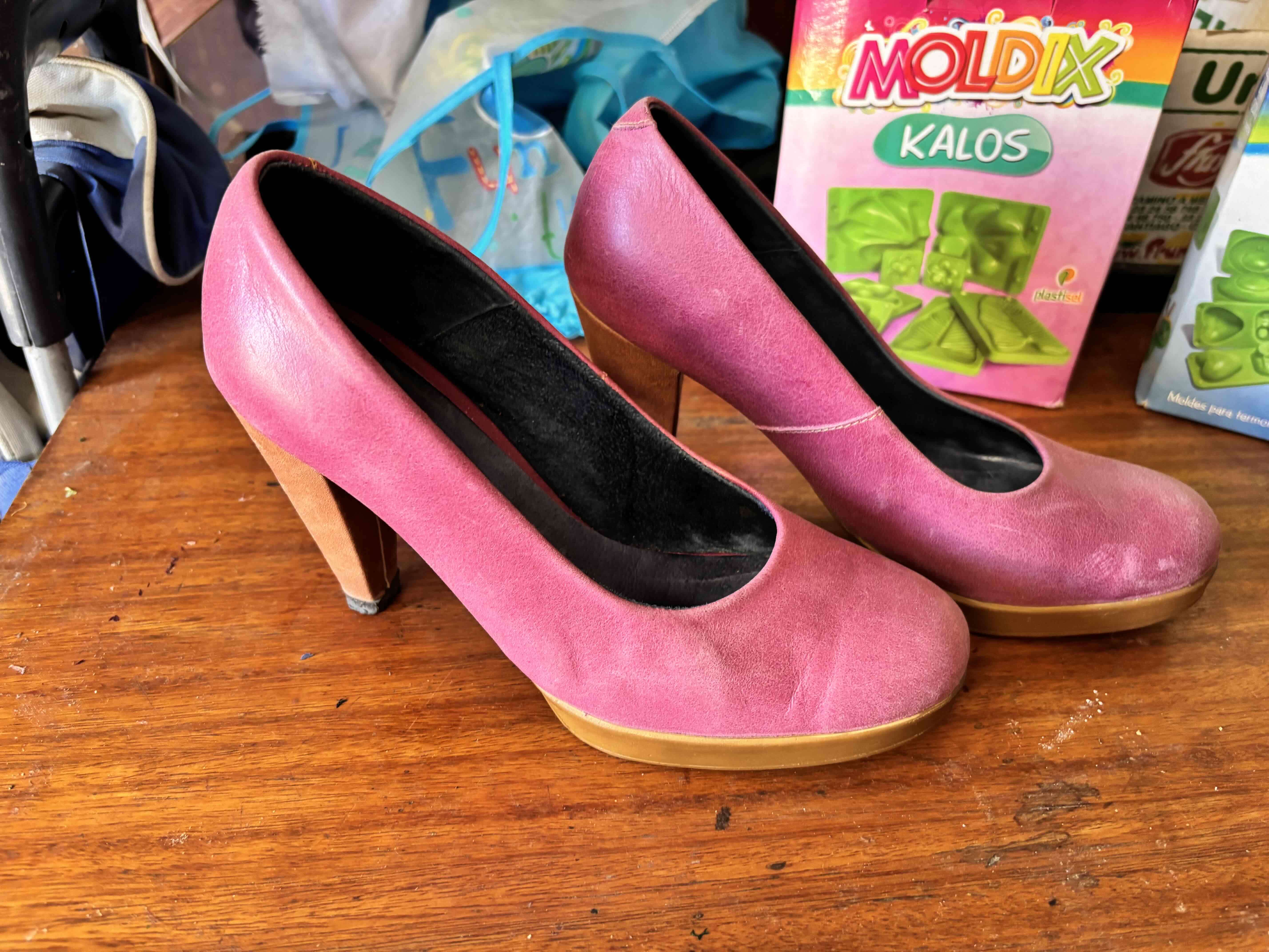 Zapatos de tacón rosados