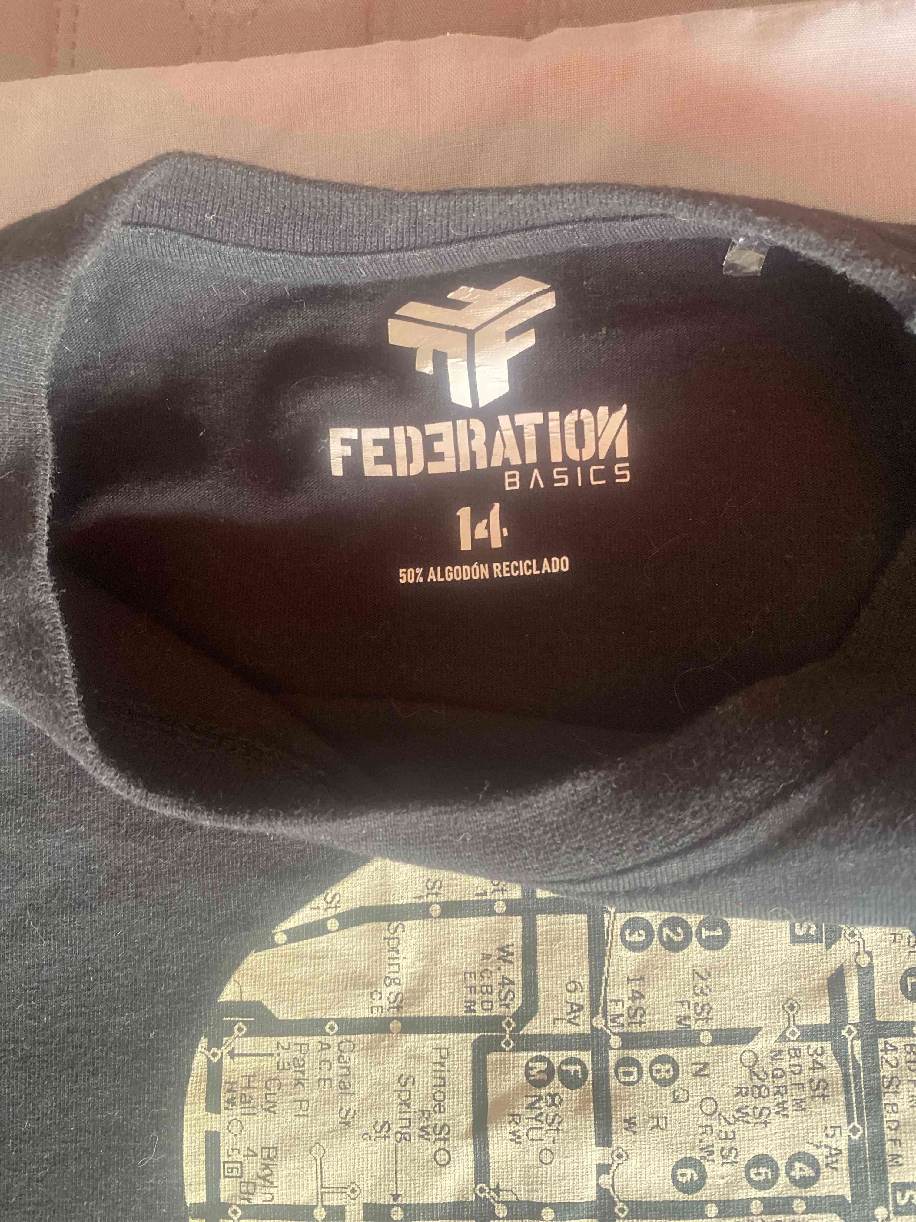 Polera negra con calavera estampada T14 - miniatura 3