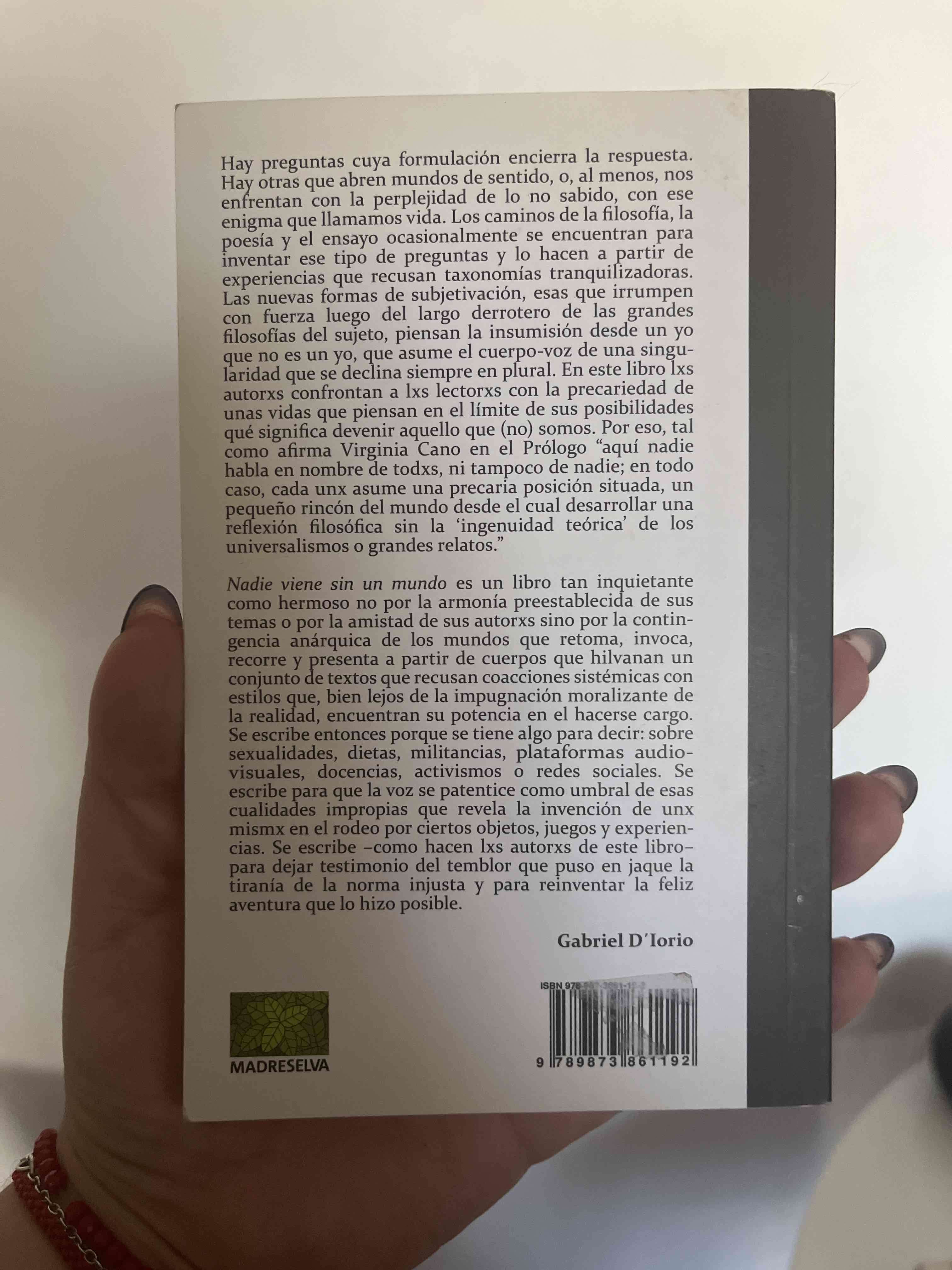 Libro 'Nadie viene sin un mundo' - miniatura 2