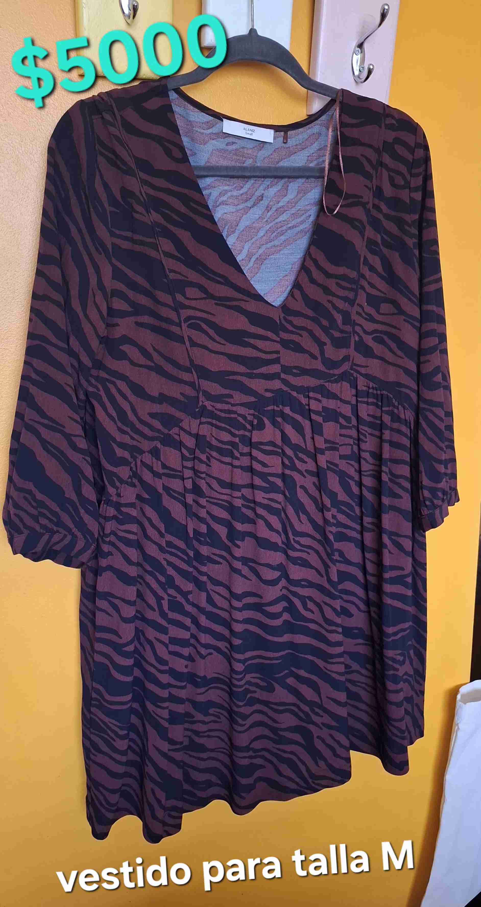 BLUSAS Y VESTIDOS - miniatura 4