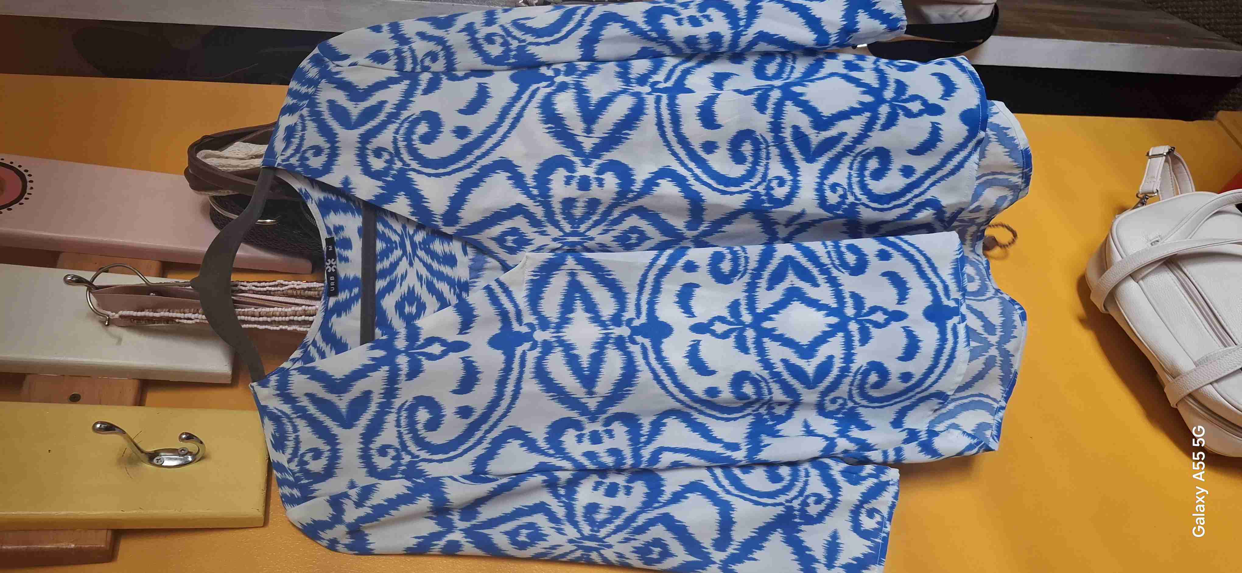 BLUSAS Y VESTIDOS - miniatura 6