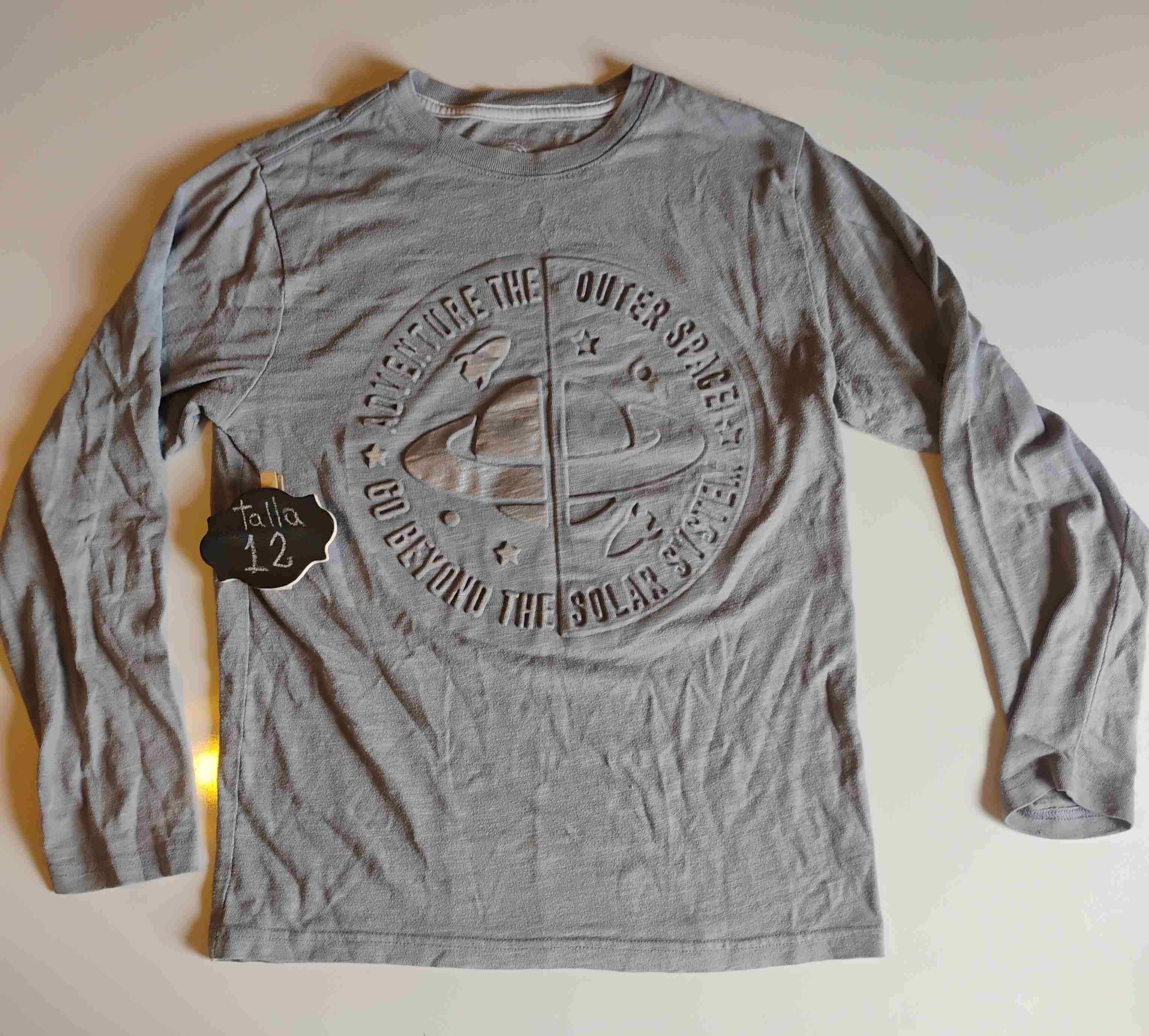 Polera gris niño talla 12