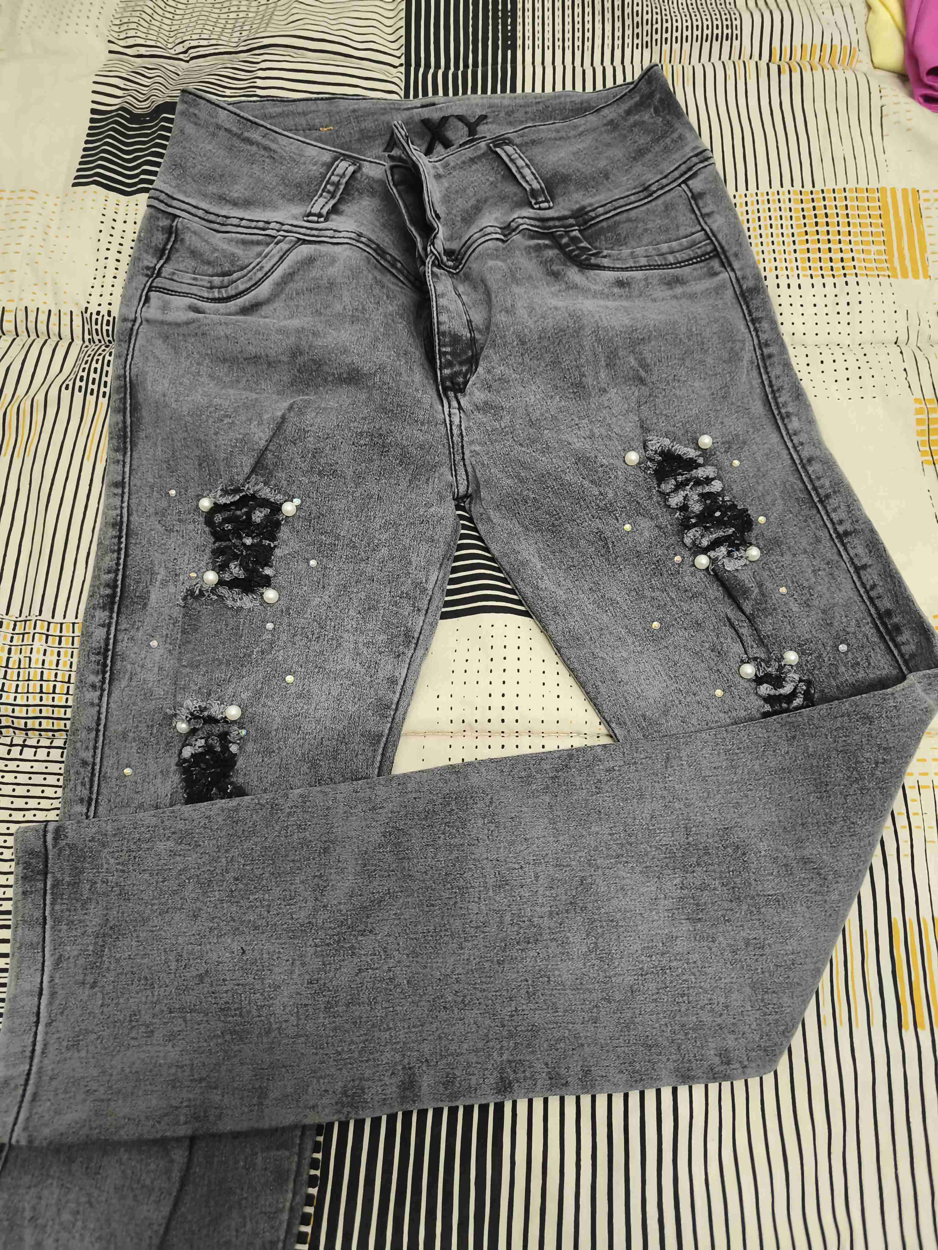 Jeans azul con detalles de perlas - miniatura 3