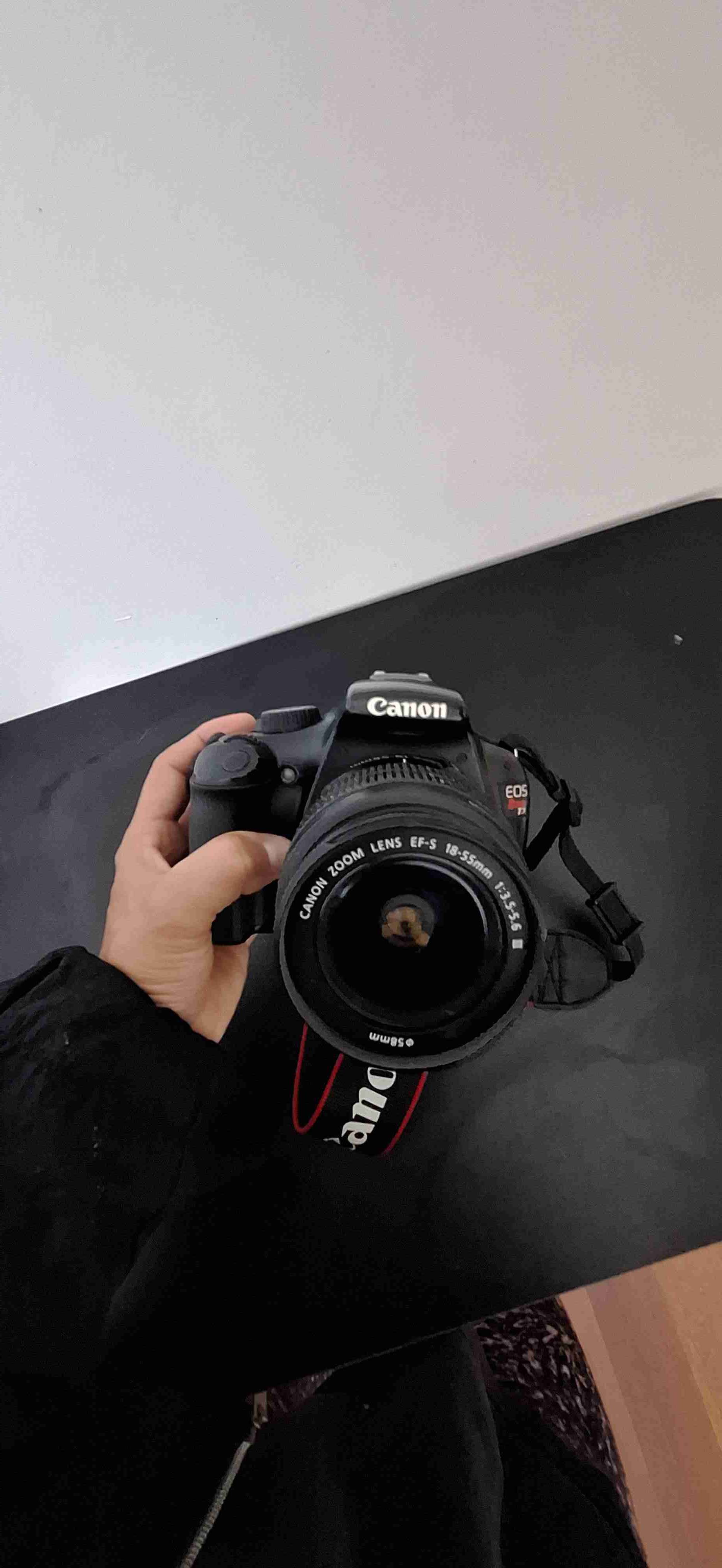 Cámara Canon EOS con lente - miniatura 2