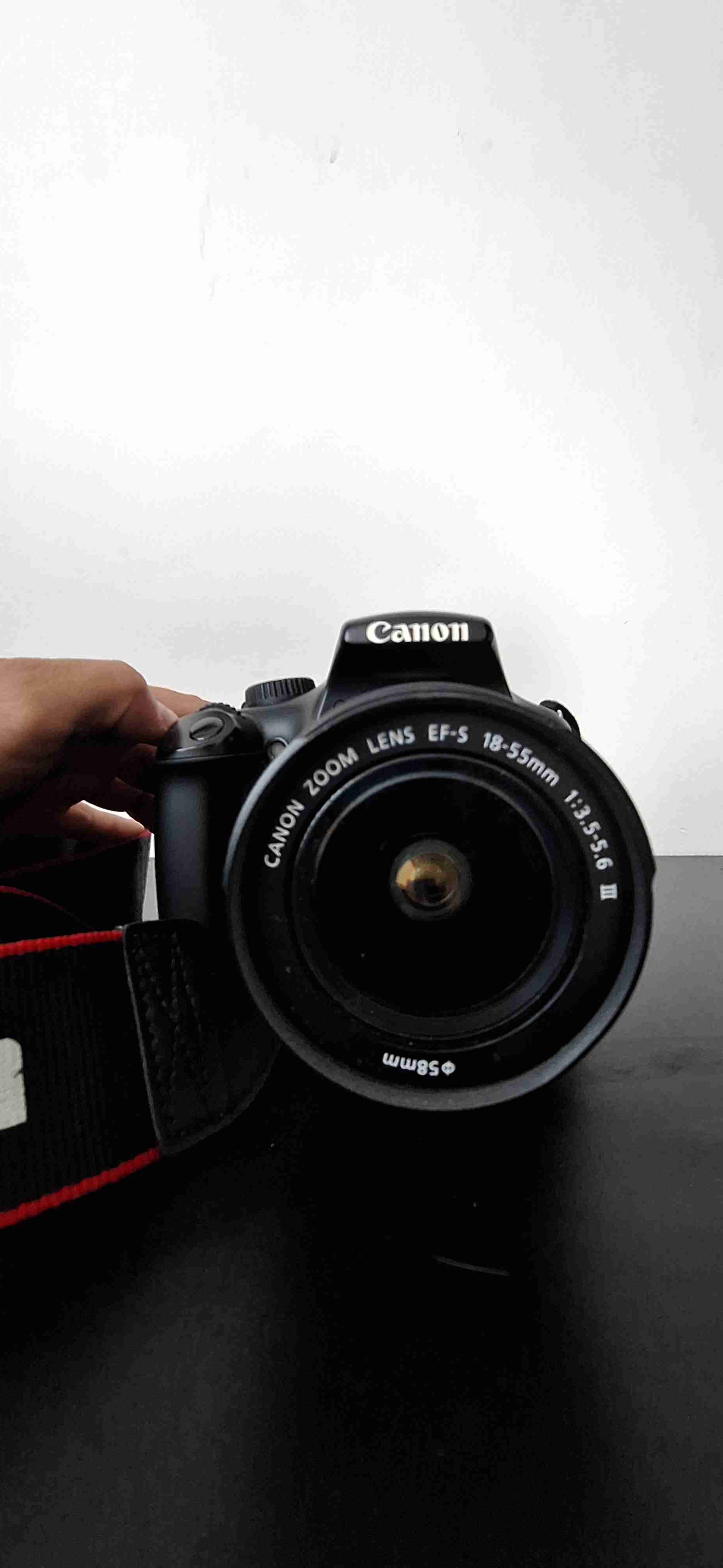 Cámara Canon EOS con lente - miniatura 3