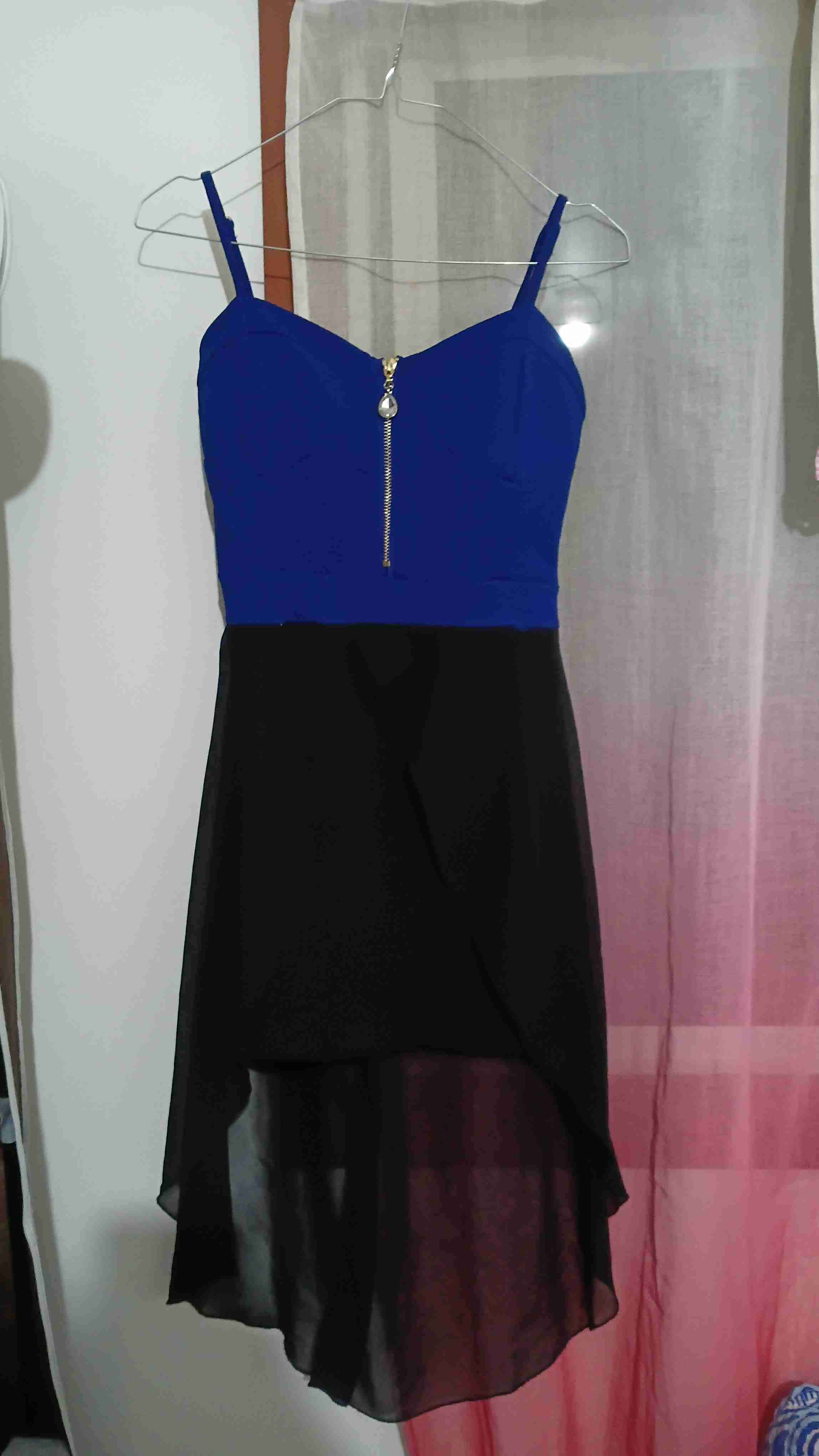 Vestido azul y negro con cierre