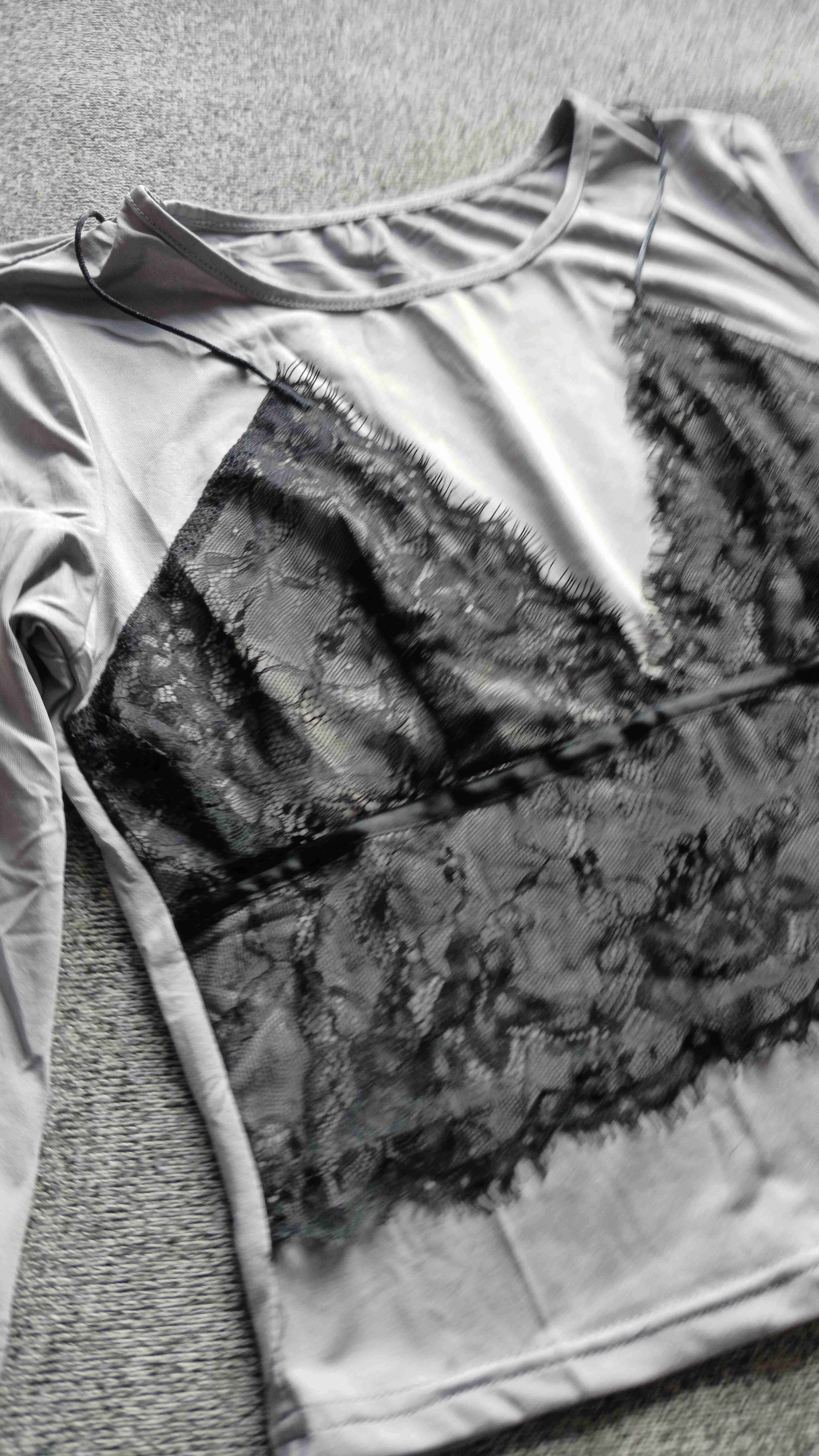 Polera gris con encaje - miniatura 2