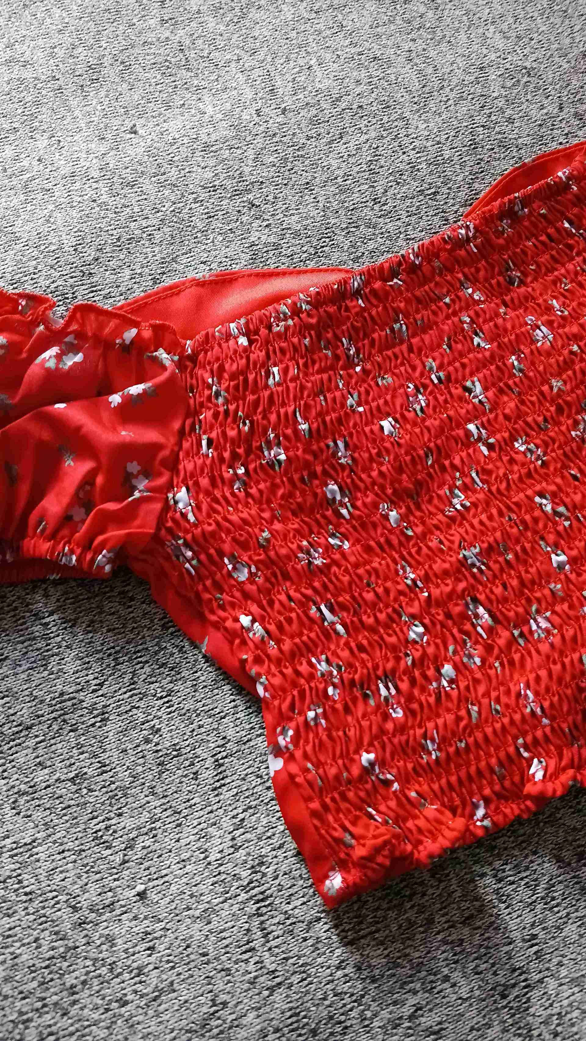 Blusa roja floreada - miniatura 3