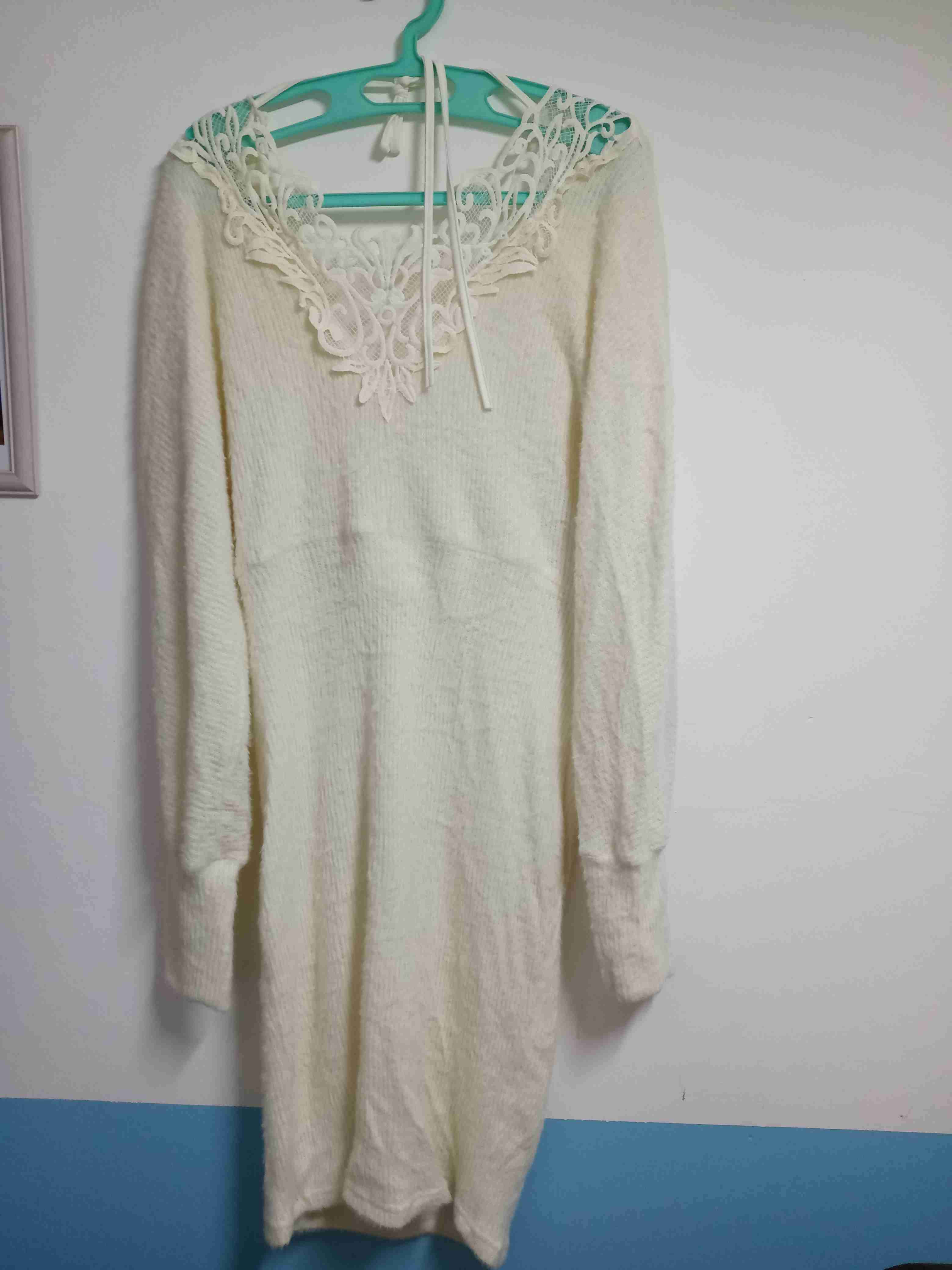 Vestido blanco con encaje - miniatura 2